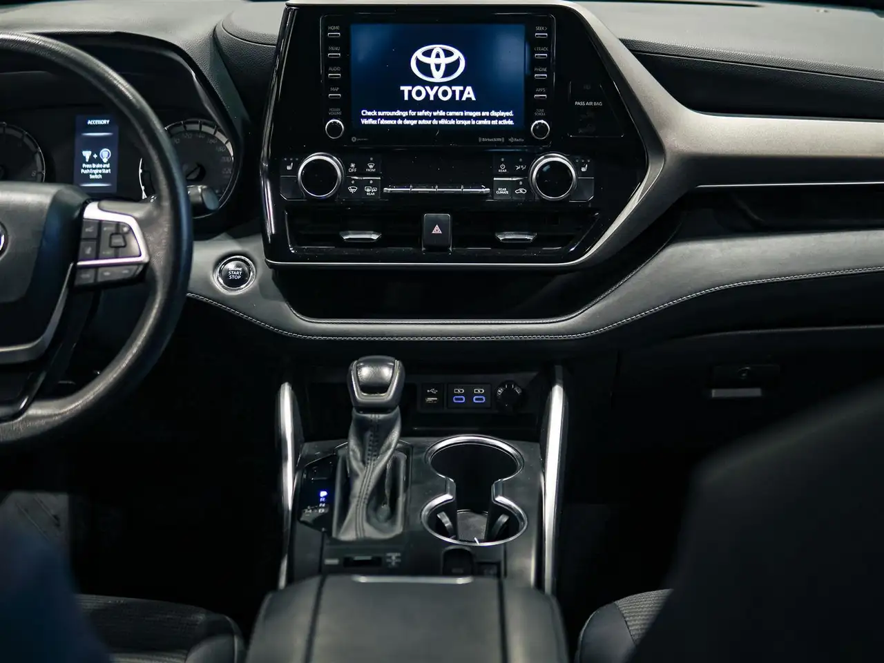 Toyota Highlander снимка Toyota Highlander