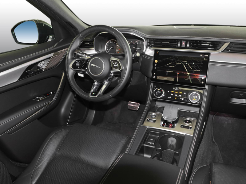 Jaguar F-Pace D200 R-Dyn. SE ACC PANO NAVI AHK KAMERA — photo 6