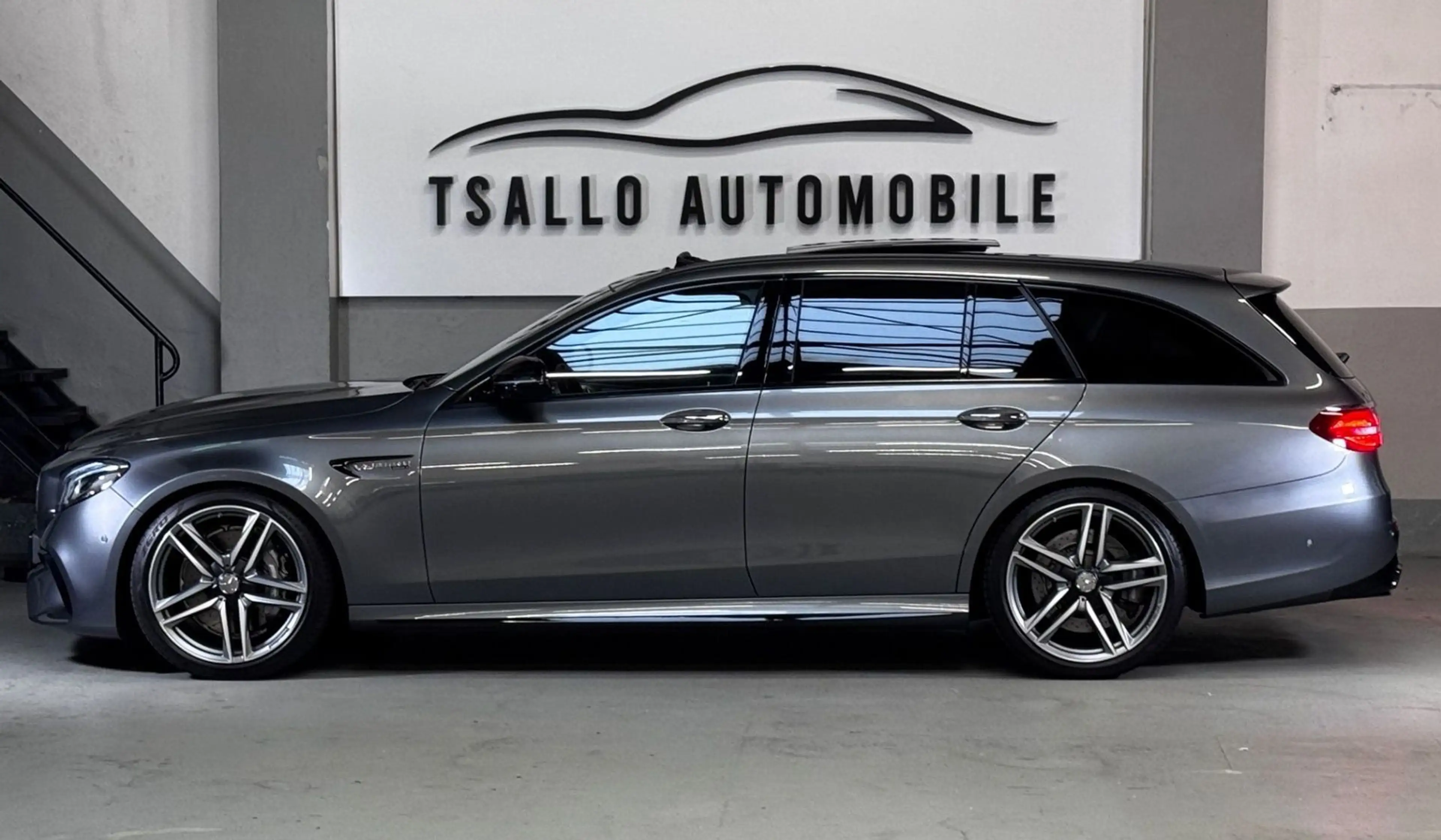 Mercedes-Benz E 63 AMG T AMG E 63 4Matic+ PerfSitze Top Austat — photo 12
