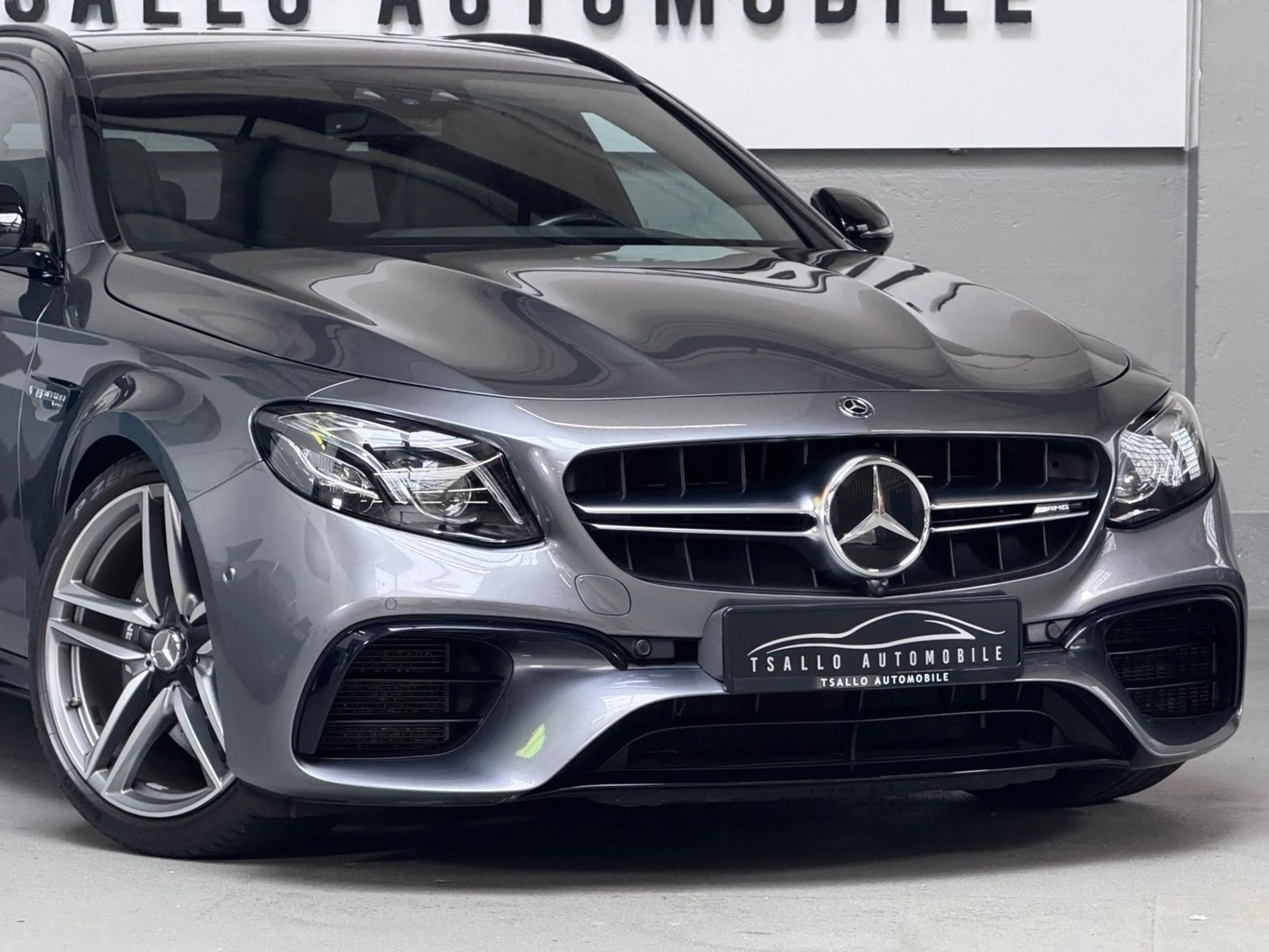 Mercedes-Benz E 63 AMG T AMG E 63 4Matic+ PerfSitze Top Austat — photo 3