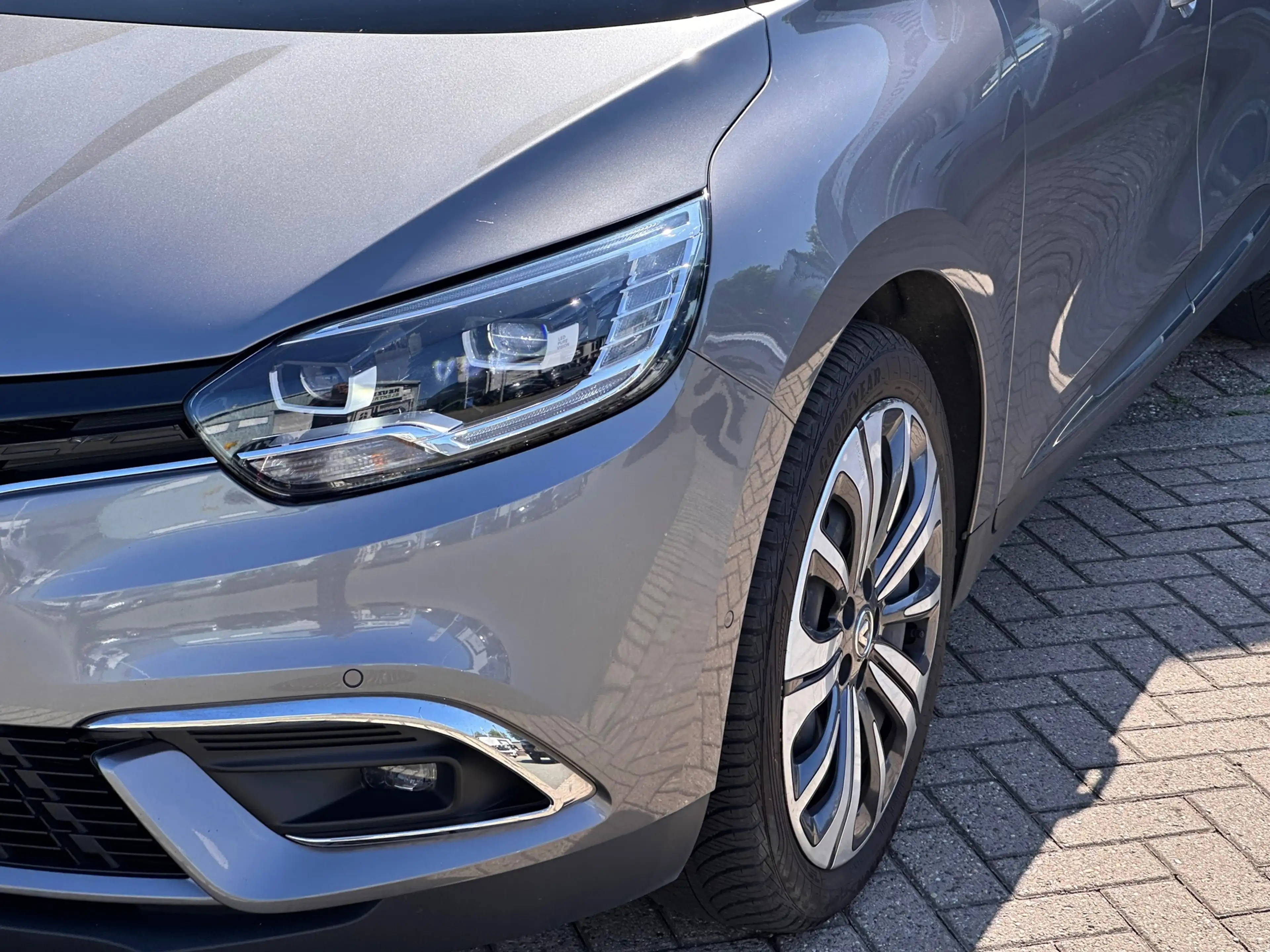 Renault Grand Scenic Renault Grand Scénic TCe 140 EDC equilibre 7 STOEL — photo 3