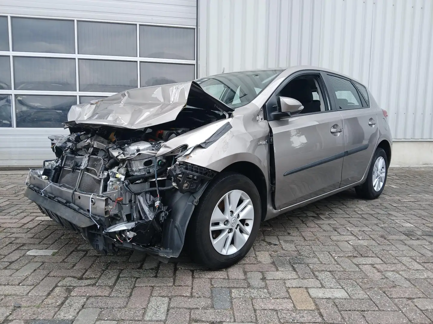 Toyota Auris 1.8 Hybrid Aspiration - Clima - Cruise - Navi - Sc Коричневый - 2