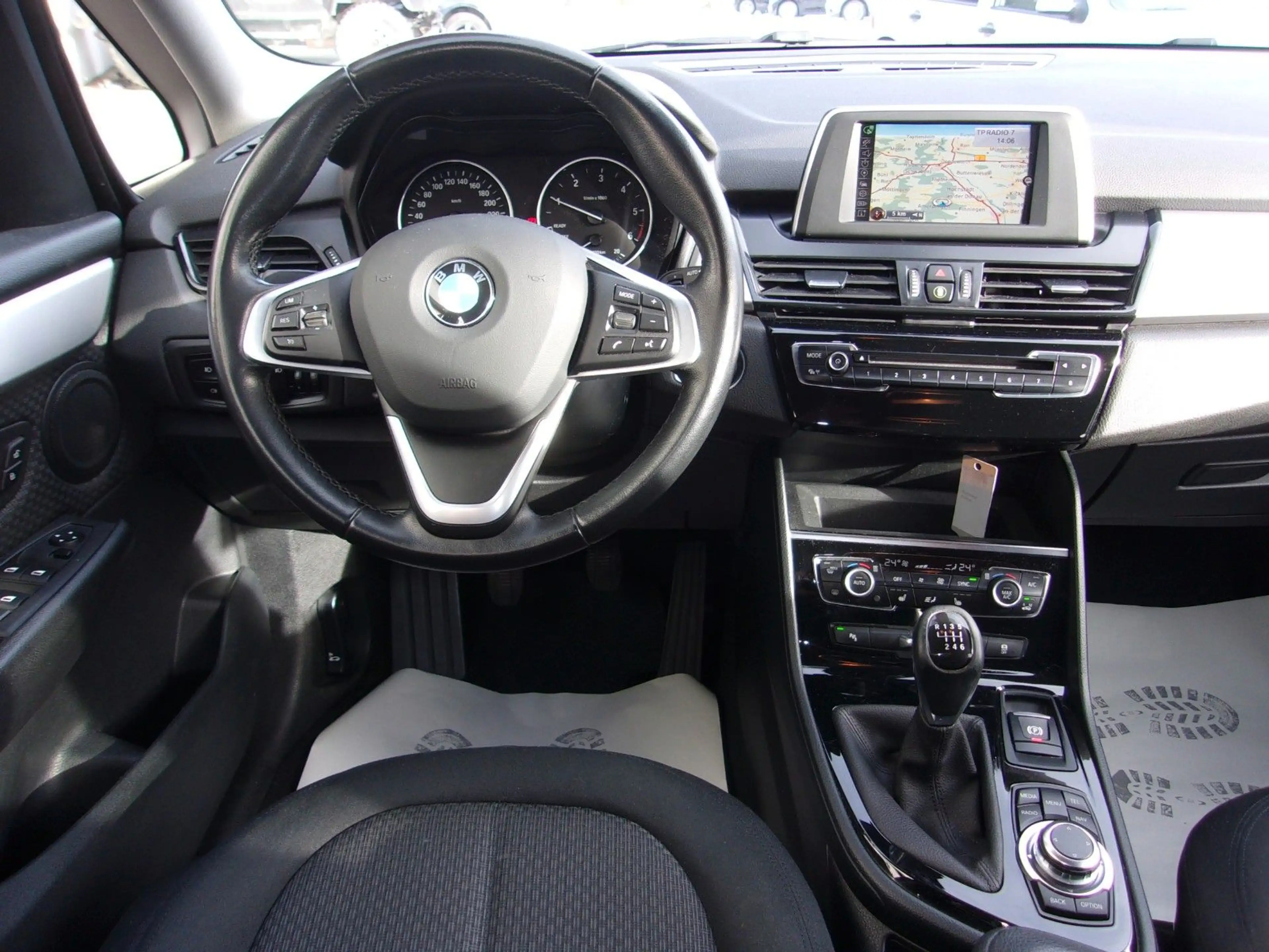 BMW 216 216 d Gran Tourer — photo 10