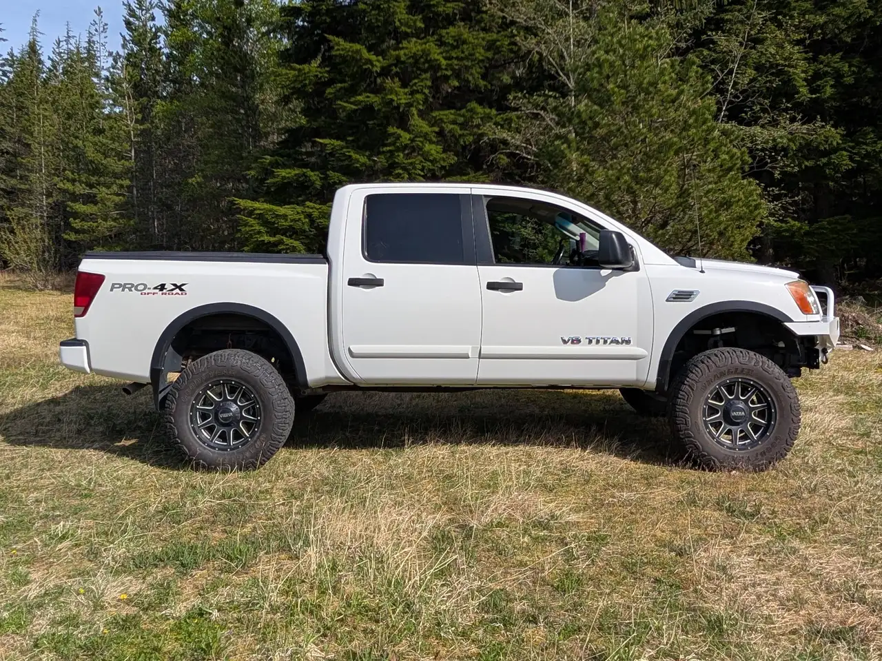 Nissan Titan снимка Nissan Titan