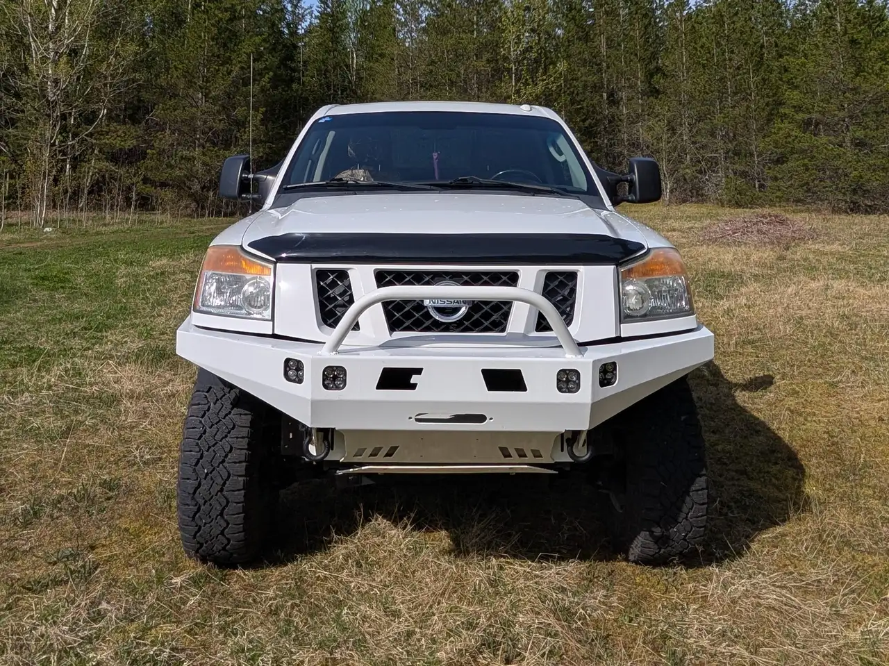 Nissan Titan снимка Nissan Titan