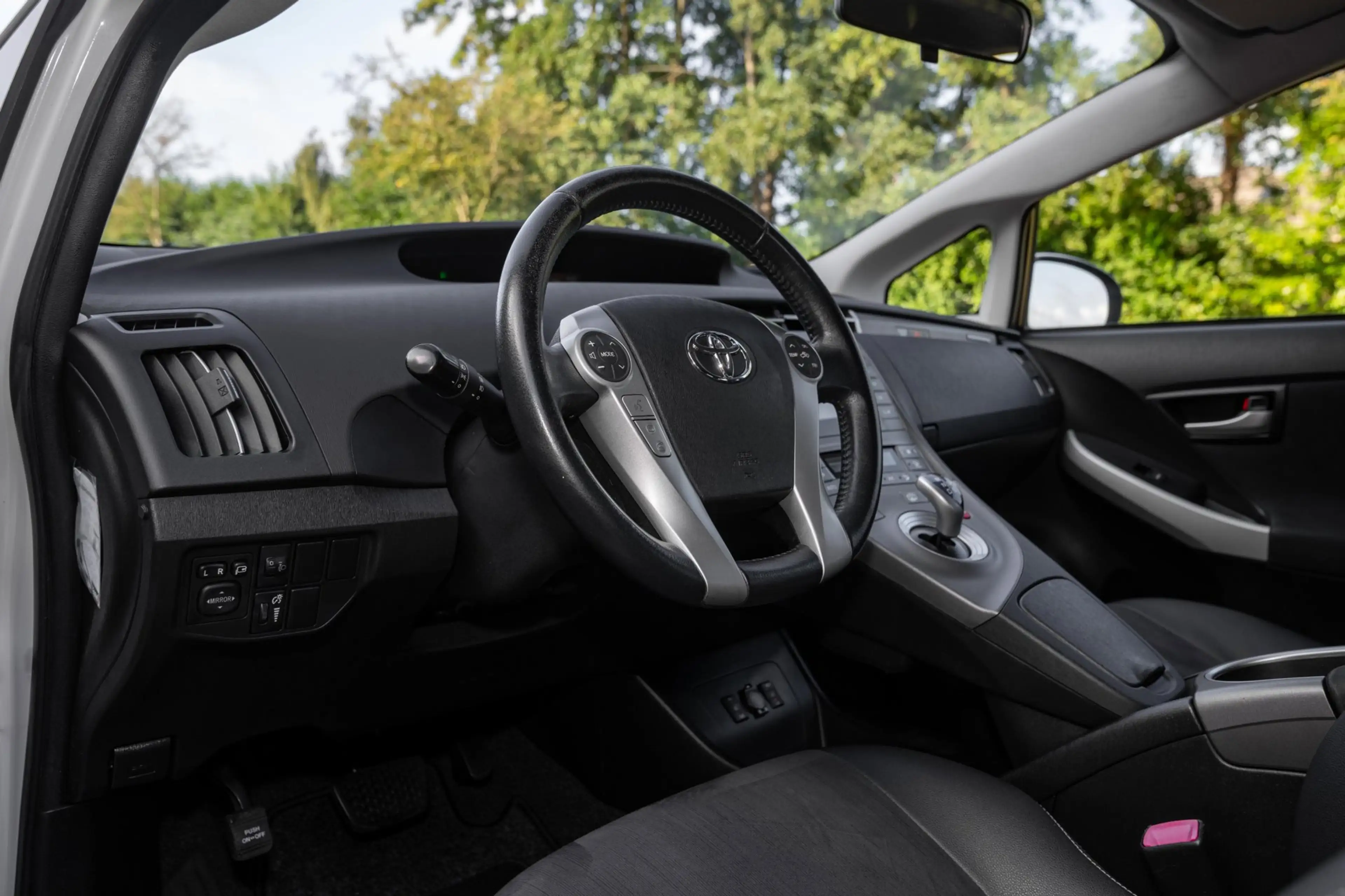 Toyota Prius 1.8 Plug-in Aspiration Automaat +NAP NL-auto — photo 11