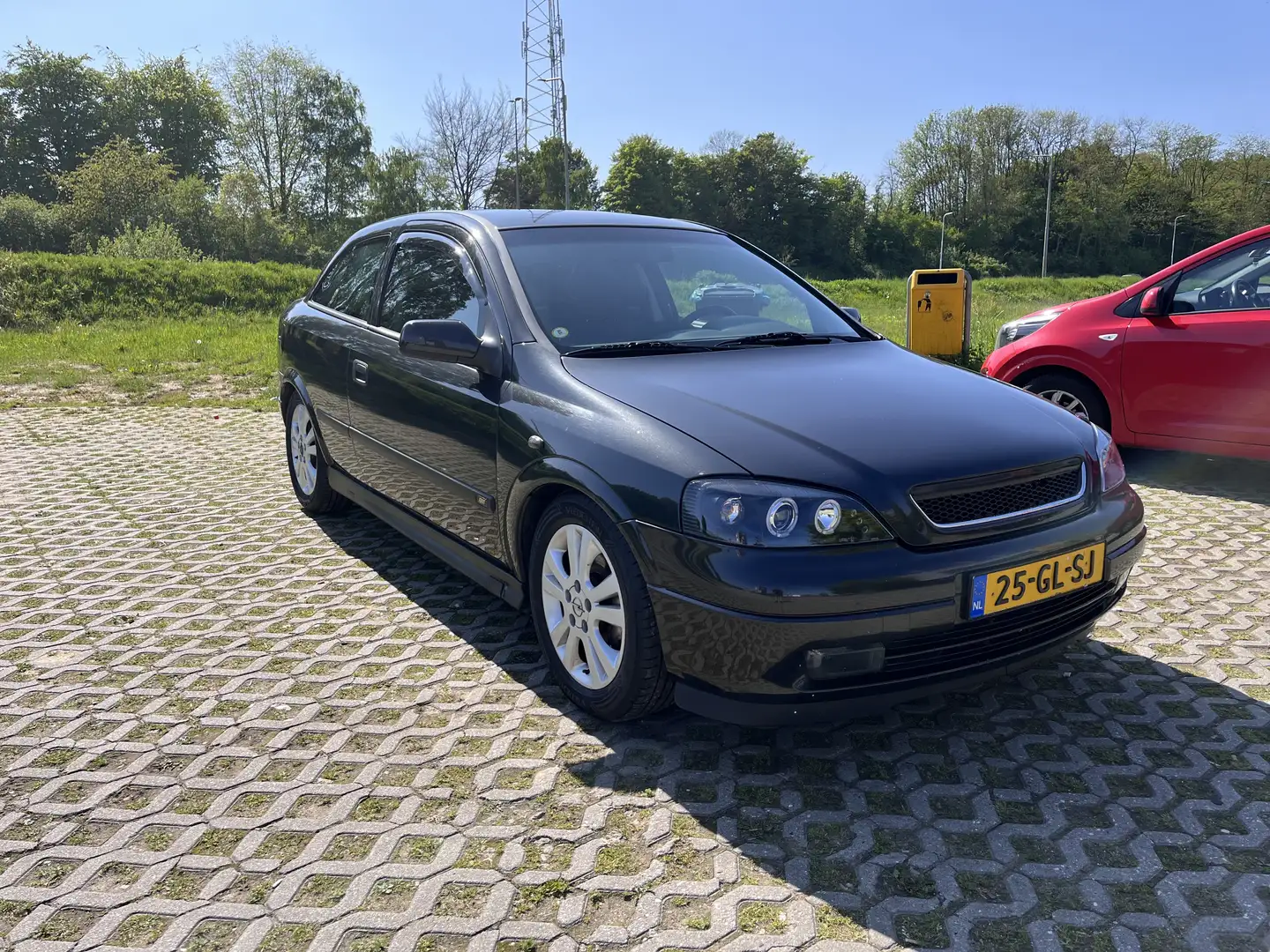 Opel Astra 2.2-16V Sport Edition Zwart - 1