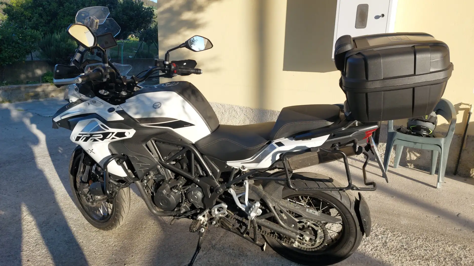 Benelli TRK 502 bijela - 2