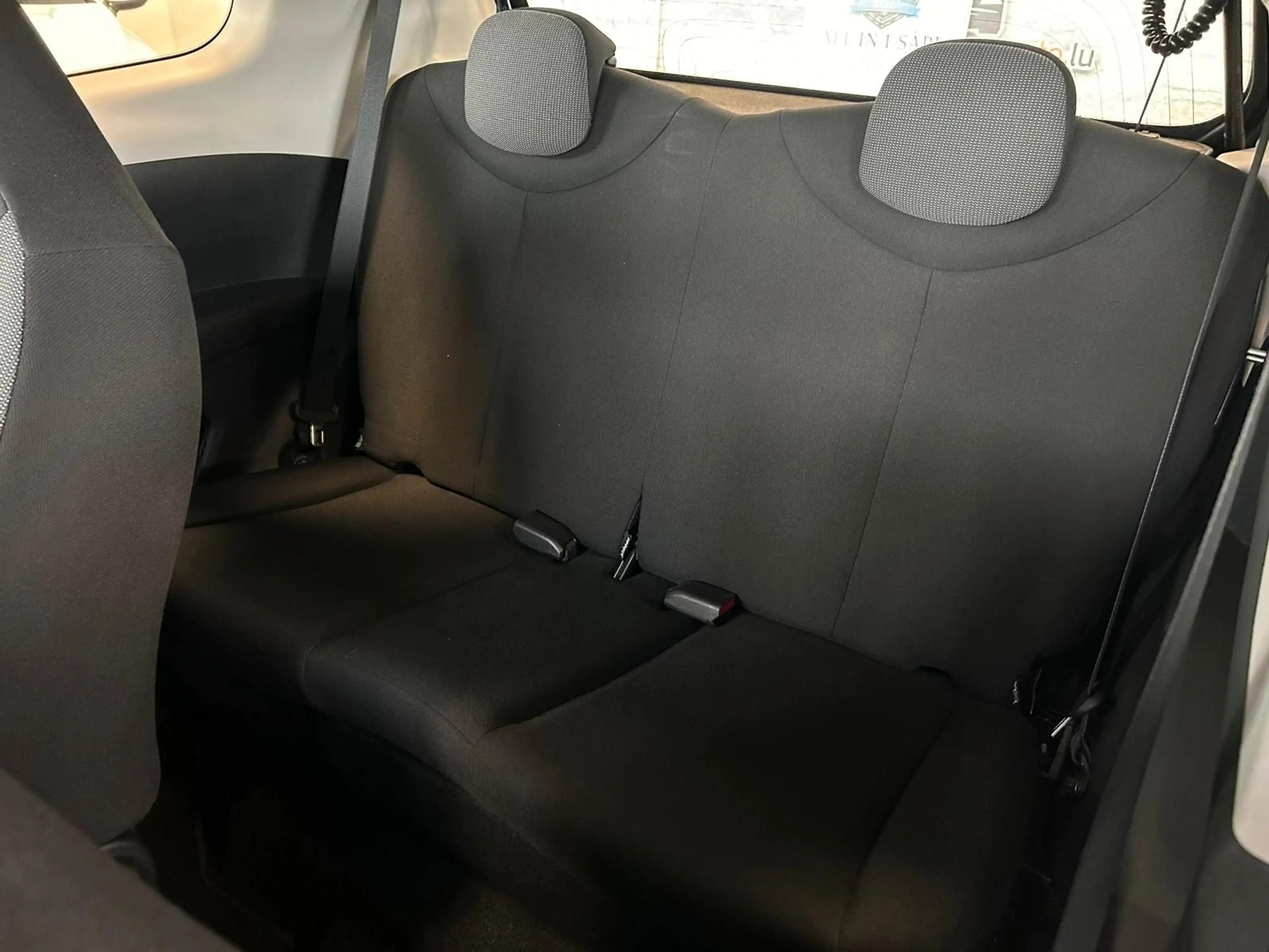 Peugeot 108 Access — photo 12