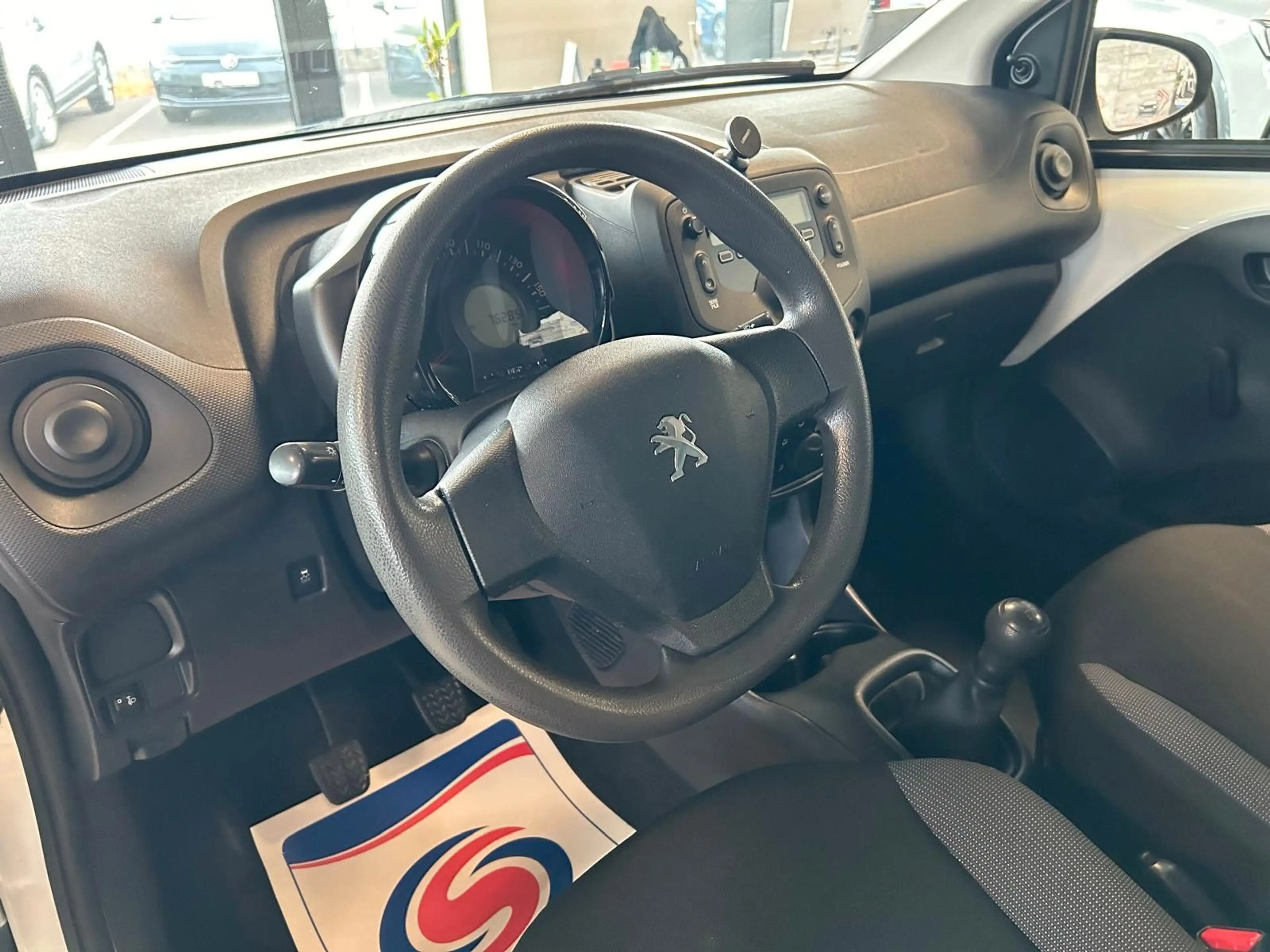 Peugeot 108 Access — photo 8