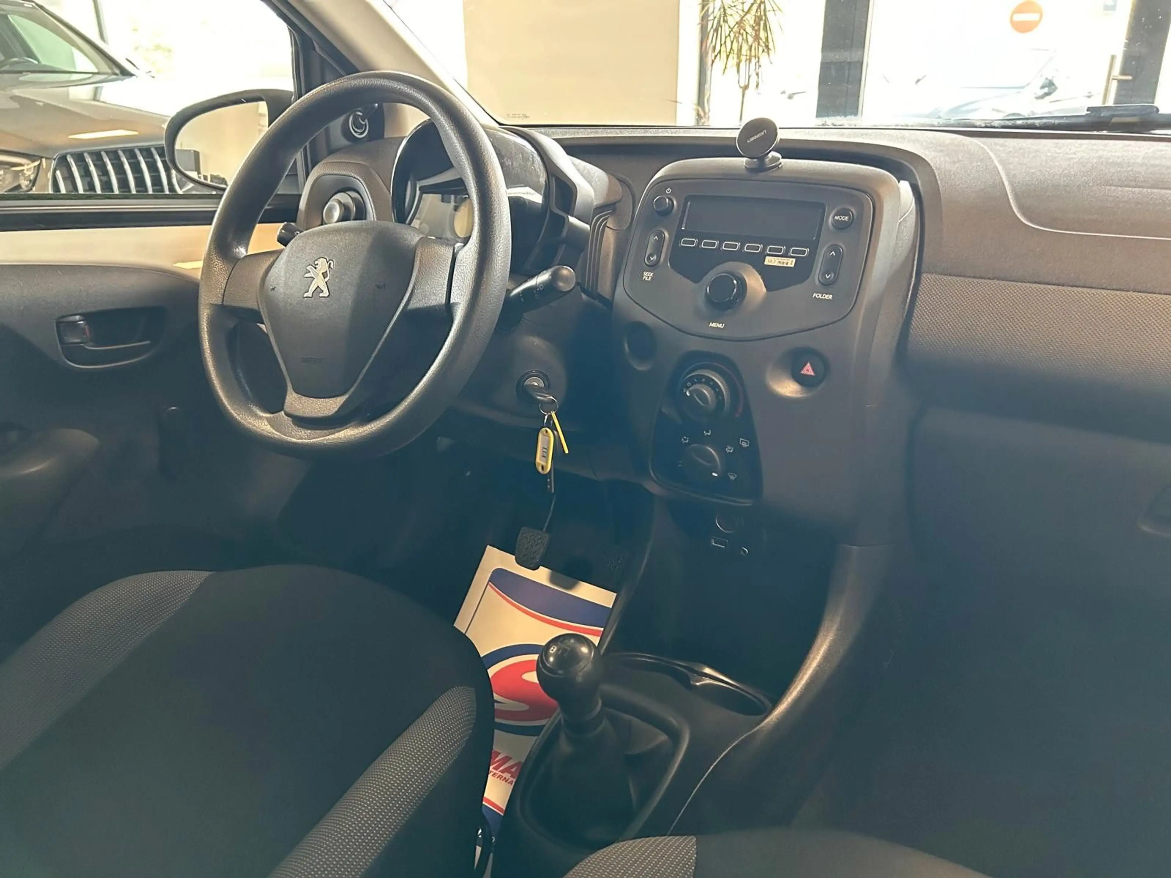 Peugeot 108 Access — photo 10