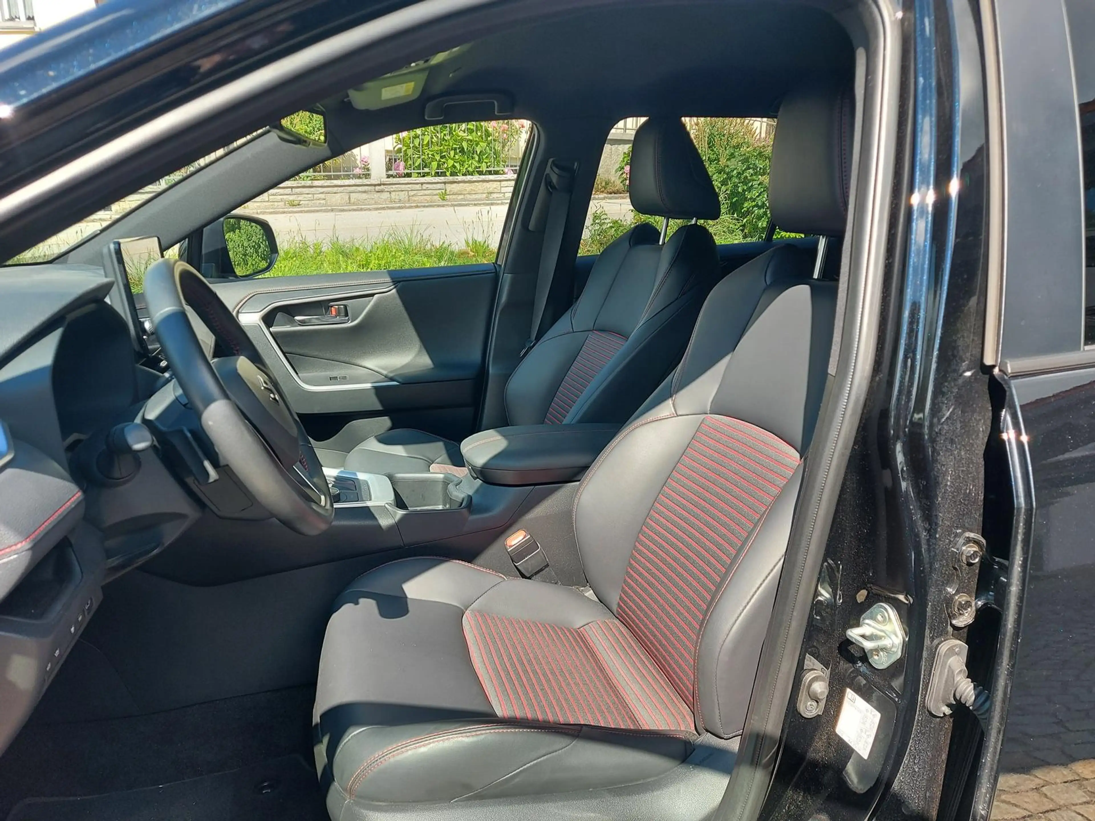 Suzuki Across 2.5 16V 2.5 Plug-In Hybrid Comfort+ E-Four — photo 10