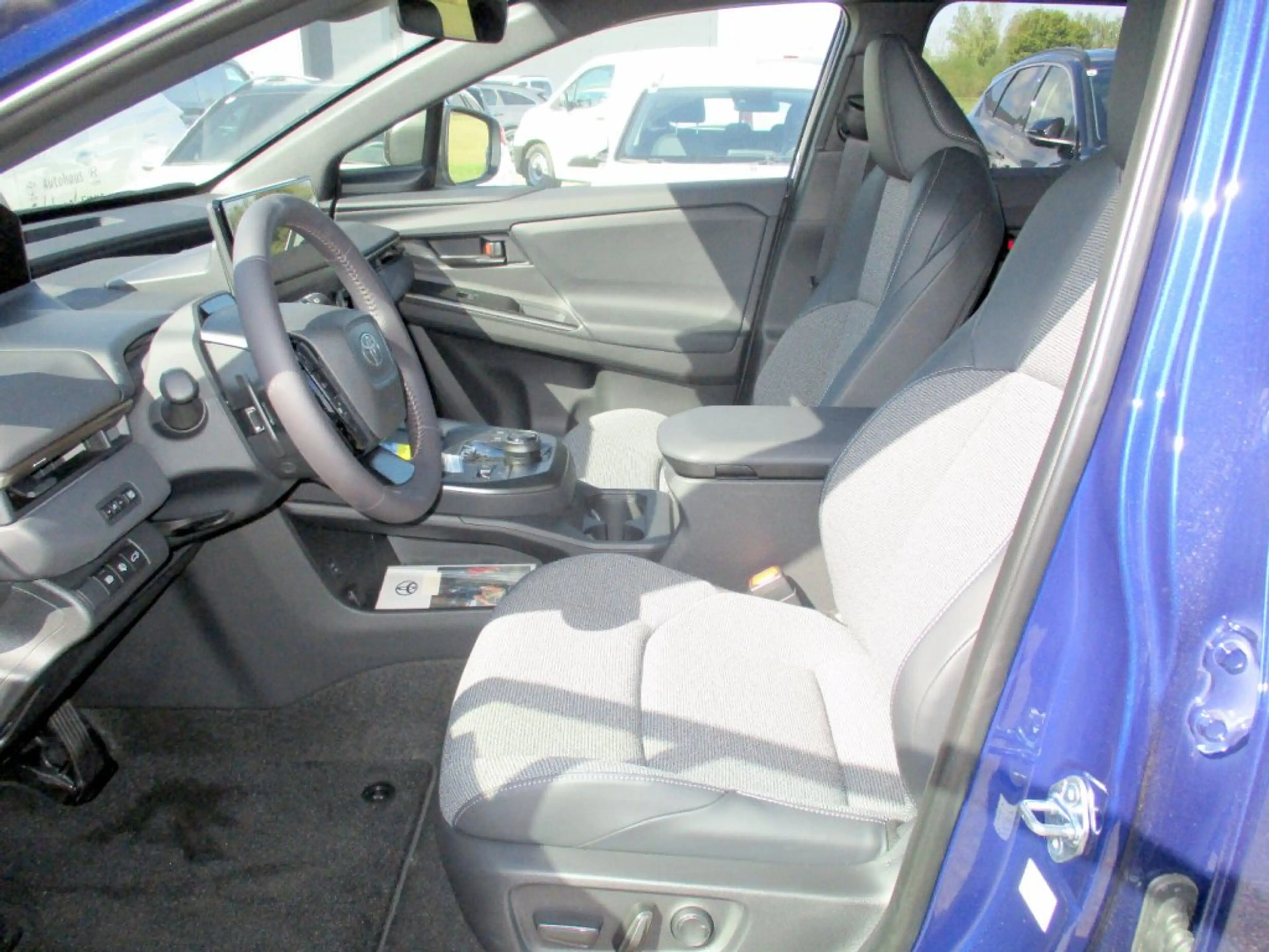Toyota bZ4X Touring FWD Teamplayer — photo 6