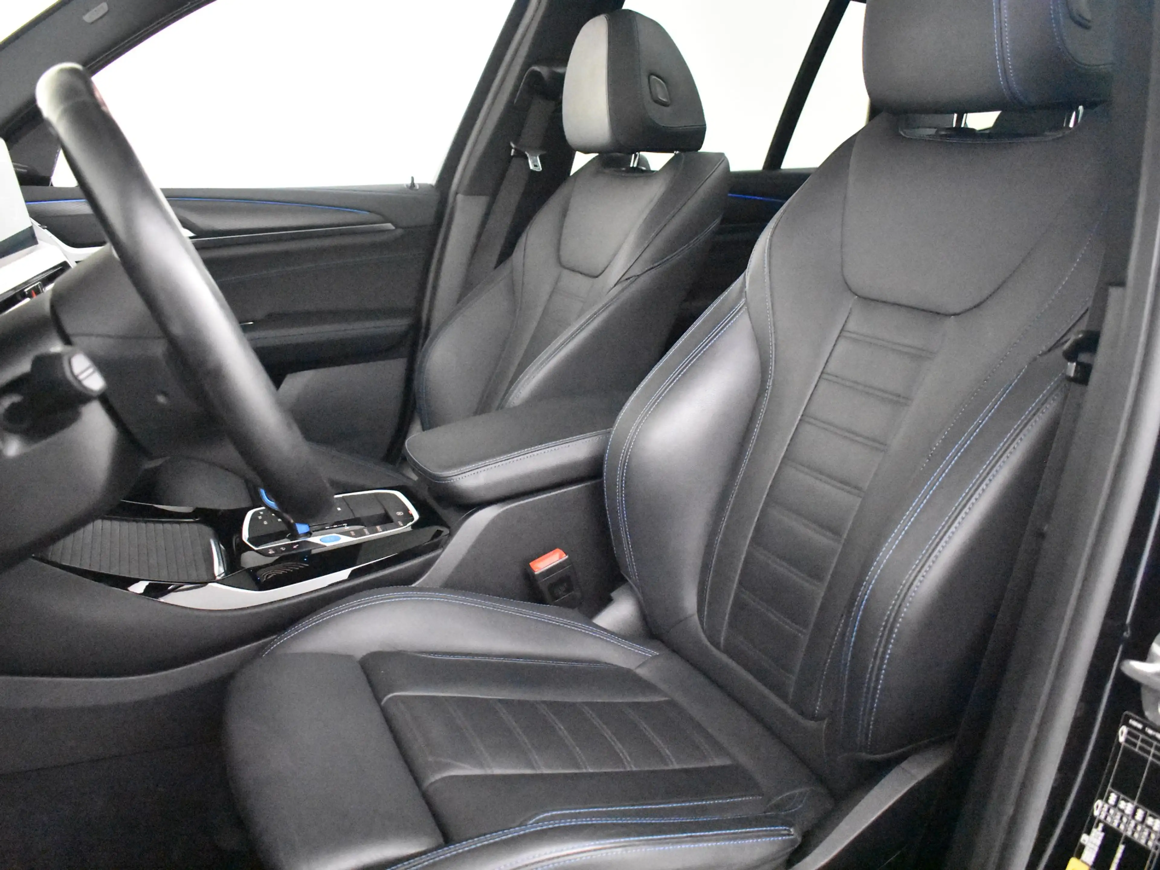 BMW iX3 High Executive 80 kWh 286pk | Lederen bekleding | — photo 8