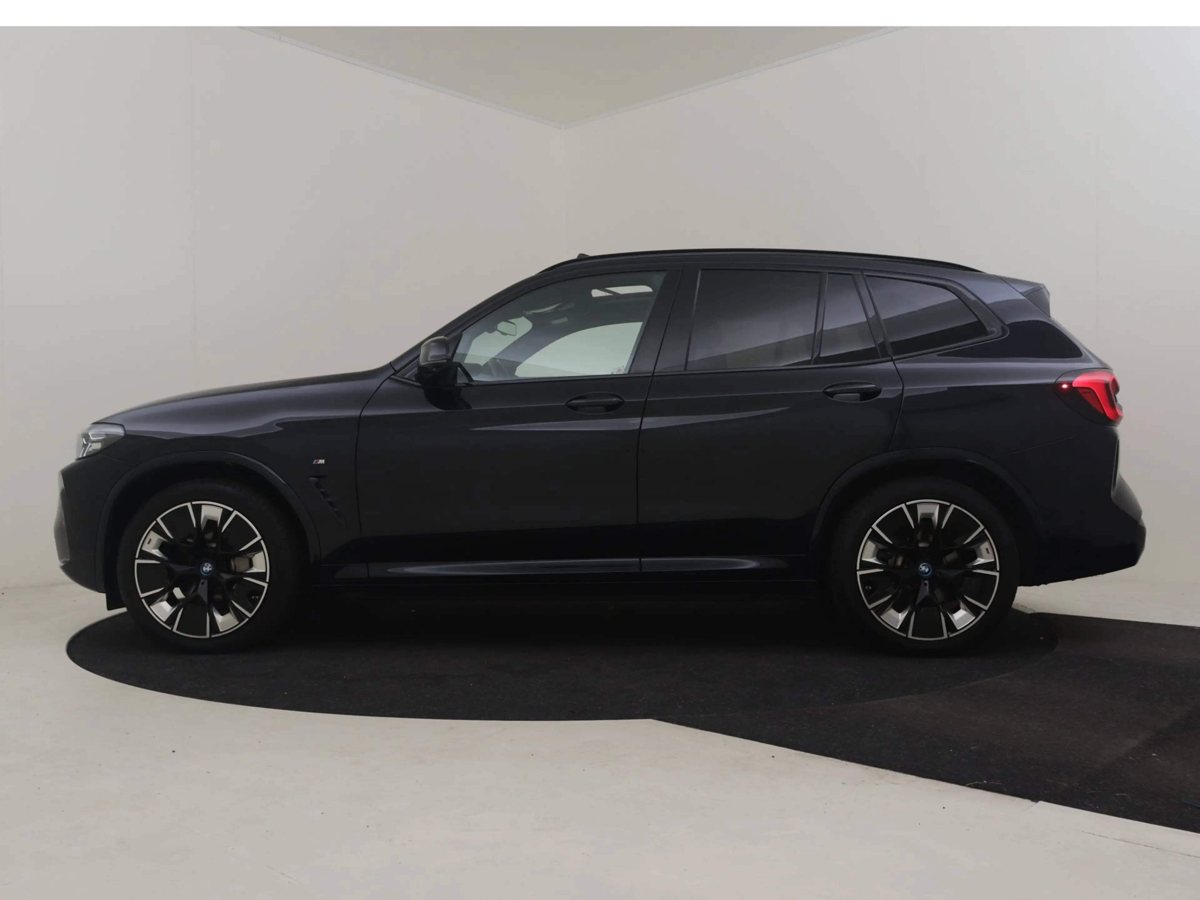 BMW iX3 High Executive 80 kWh 286pk | Lederen bekleding | — photo 4