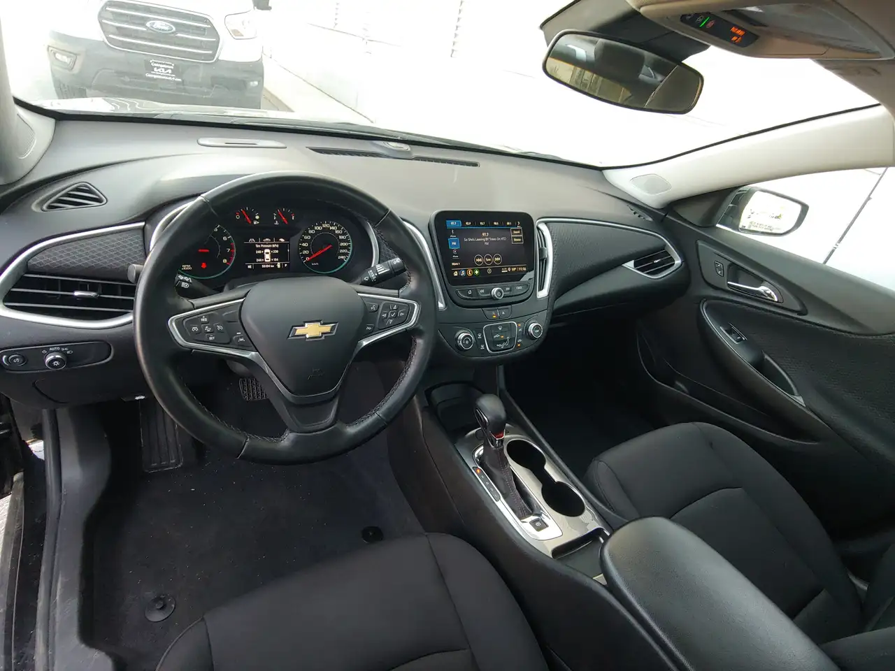 Chevrolet Malibu снимка Chevrolet Malibu