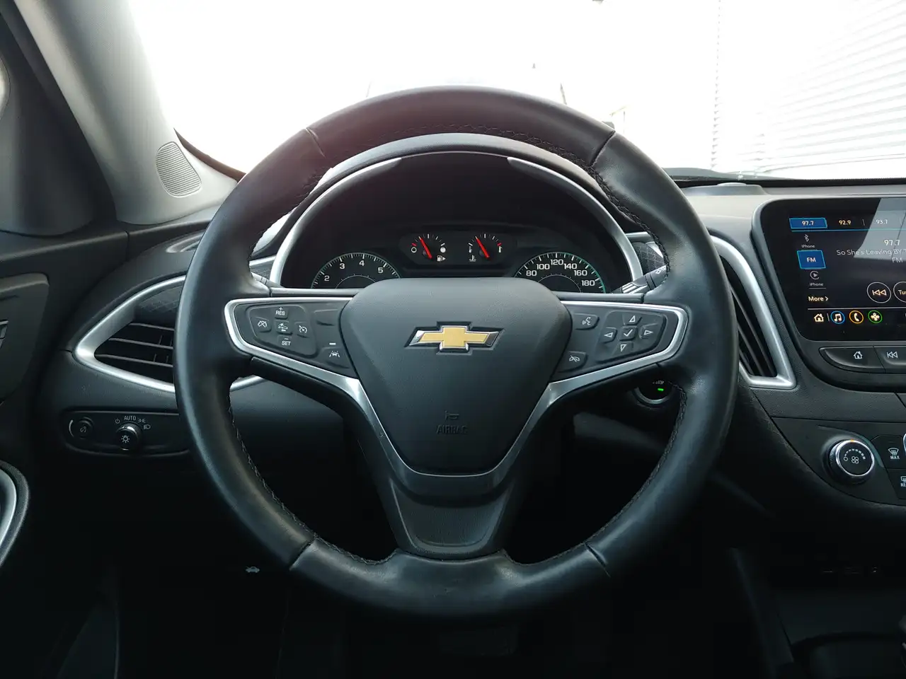 Chevrolet Malibu снимка Chevrolet Malibu