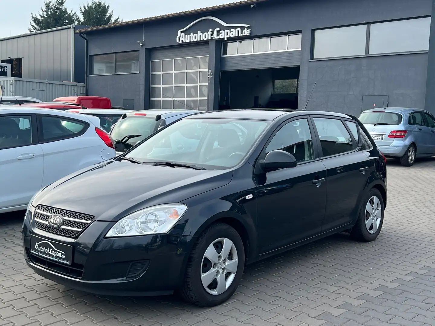 Kia Ceed / cee'd cee'd / Ceed LX/Klima/2.Ha/Eu4/5Tür/ZV/TUV03.26 Negro - 1