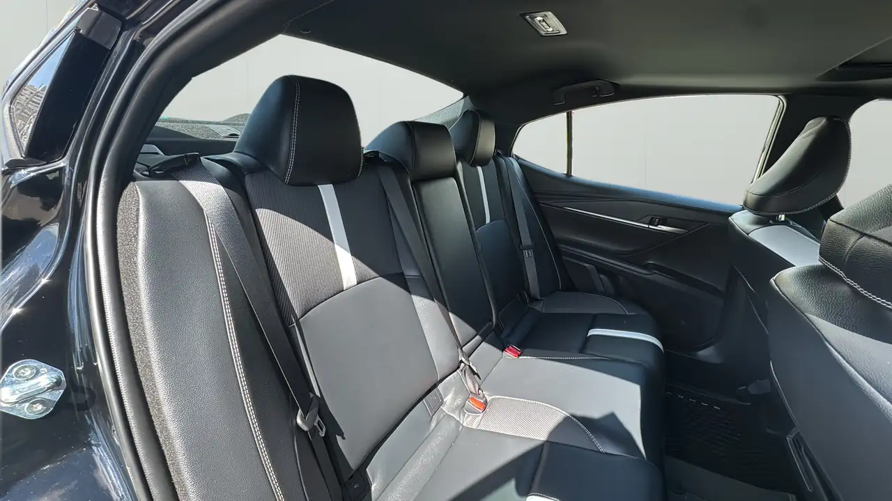 Toyota Camry снимка Toyota Camry
