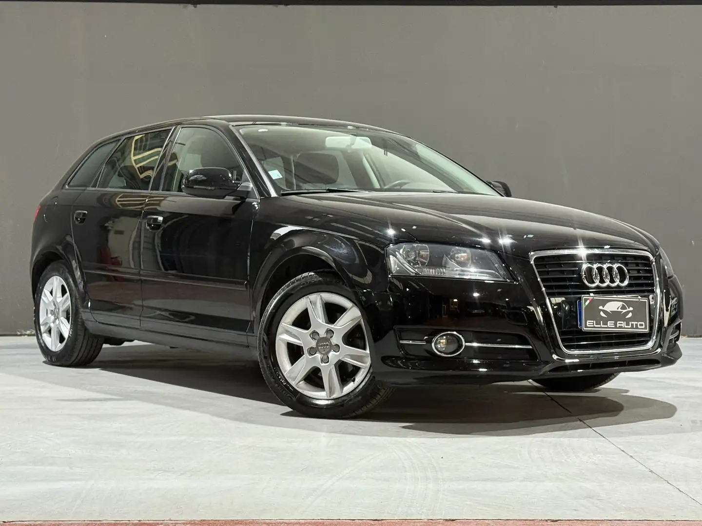 Audi A3 A3 II 2008 Sportback Sportback 1.6 tdi Attraction Nero - 1