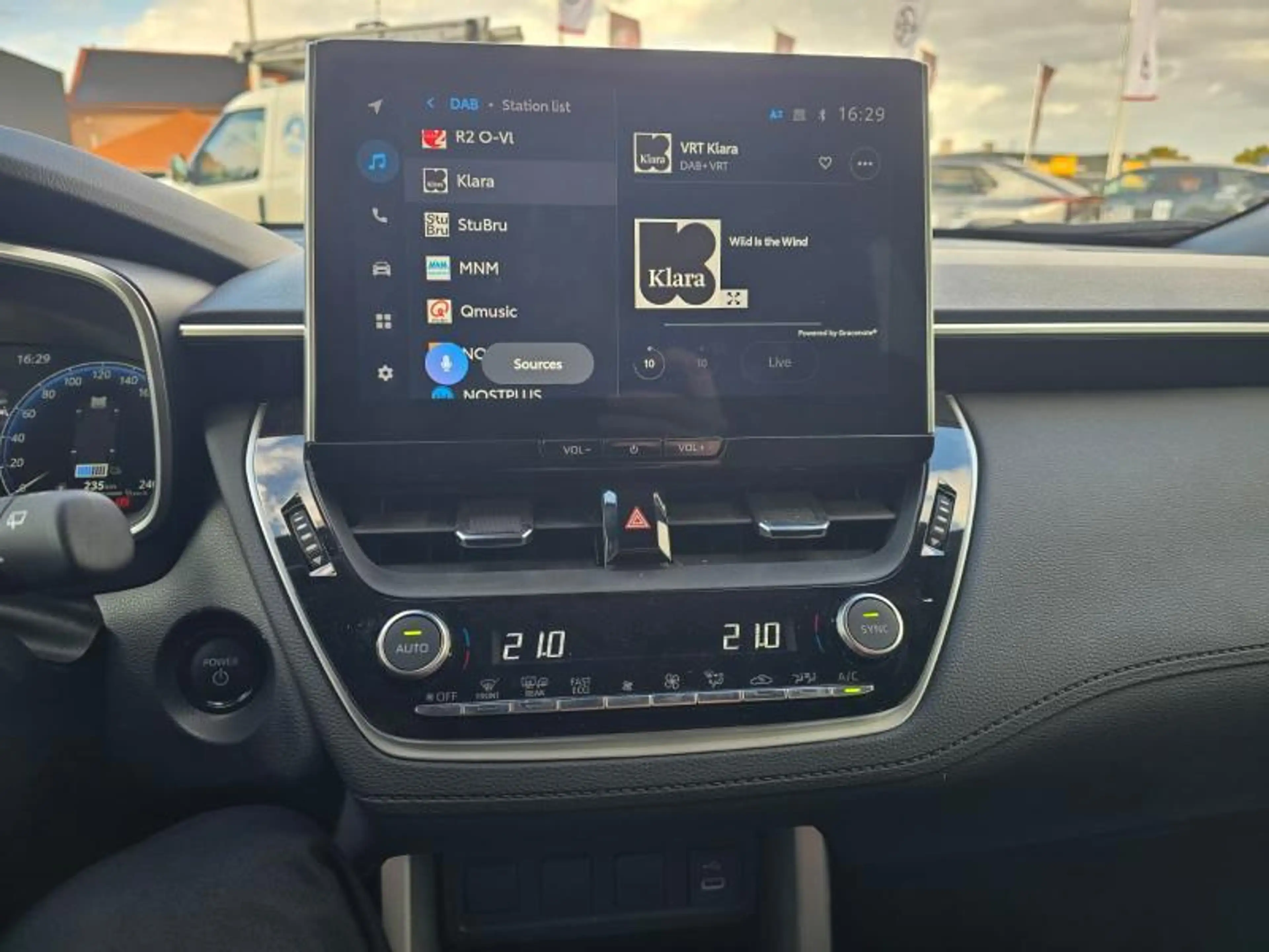 Toyota Corolla Cross Dynamic — photo 10