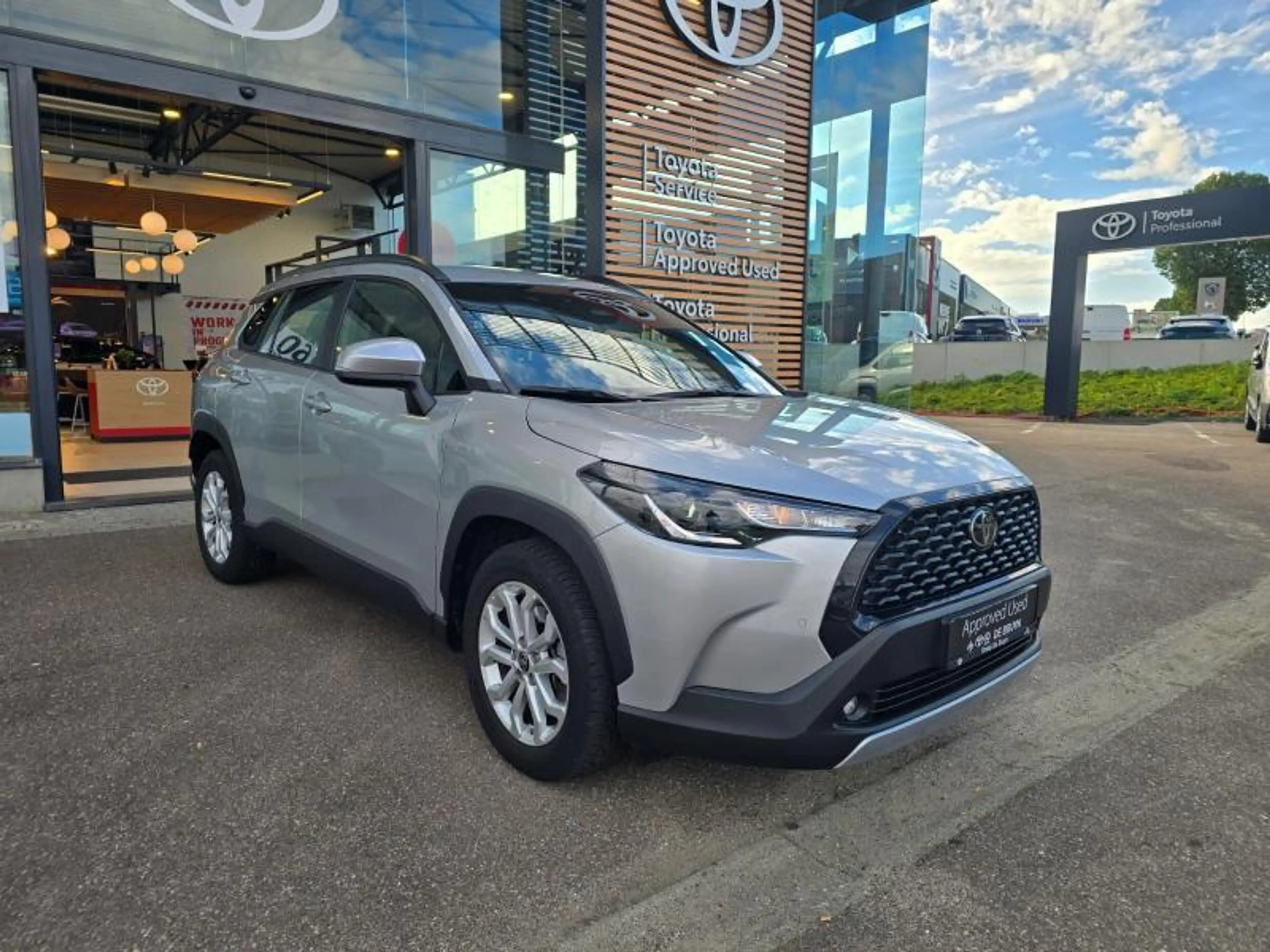 Toyota Corolla Cross Dynamic — photo 3