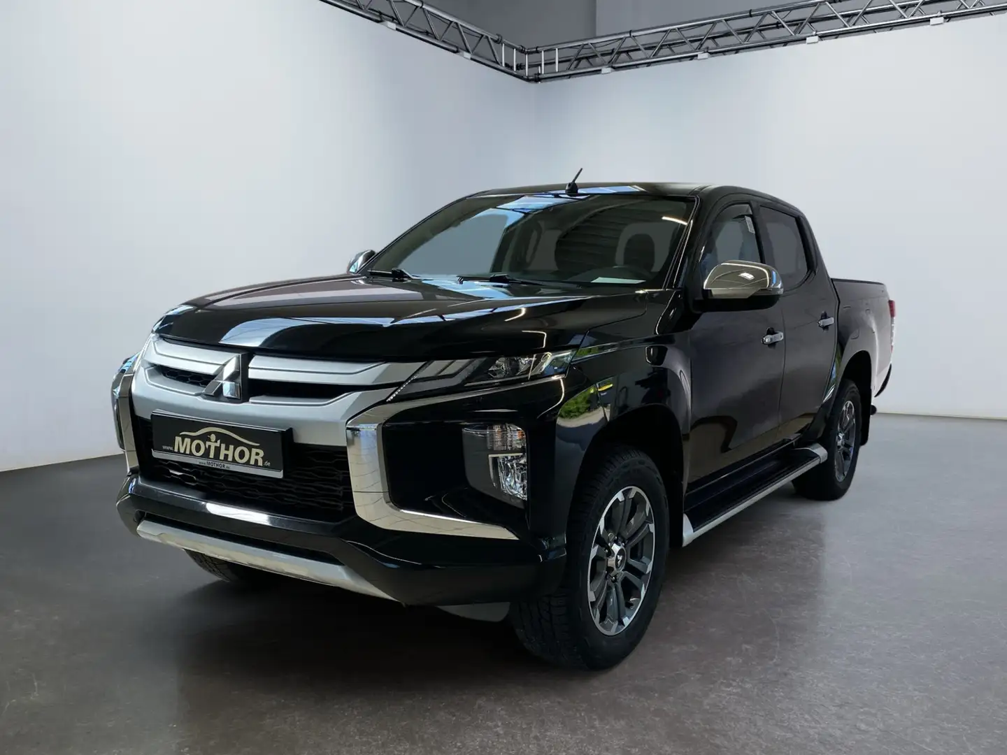 Mitsubishi L200 Intro Edition 4x4 Doppelkabine FLA Schwarz - 2