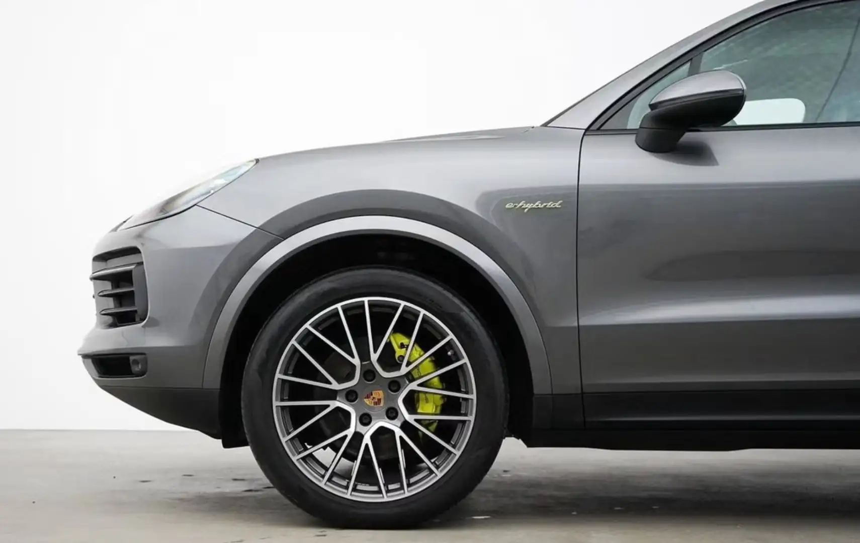 Porsche Cayenne E-Hybrid Grau - 2