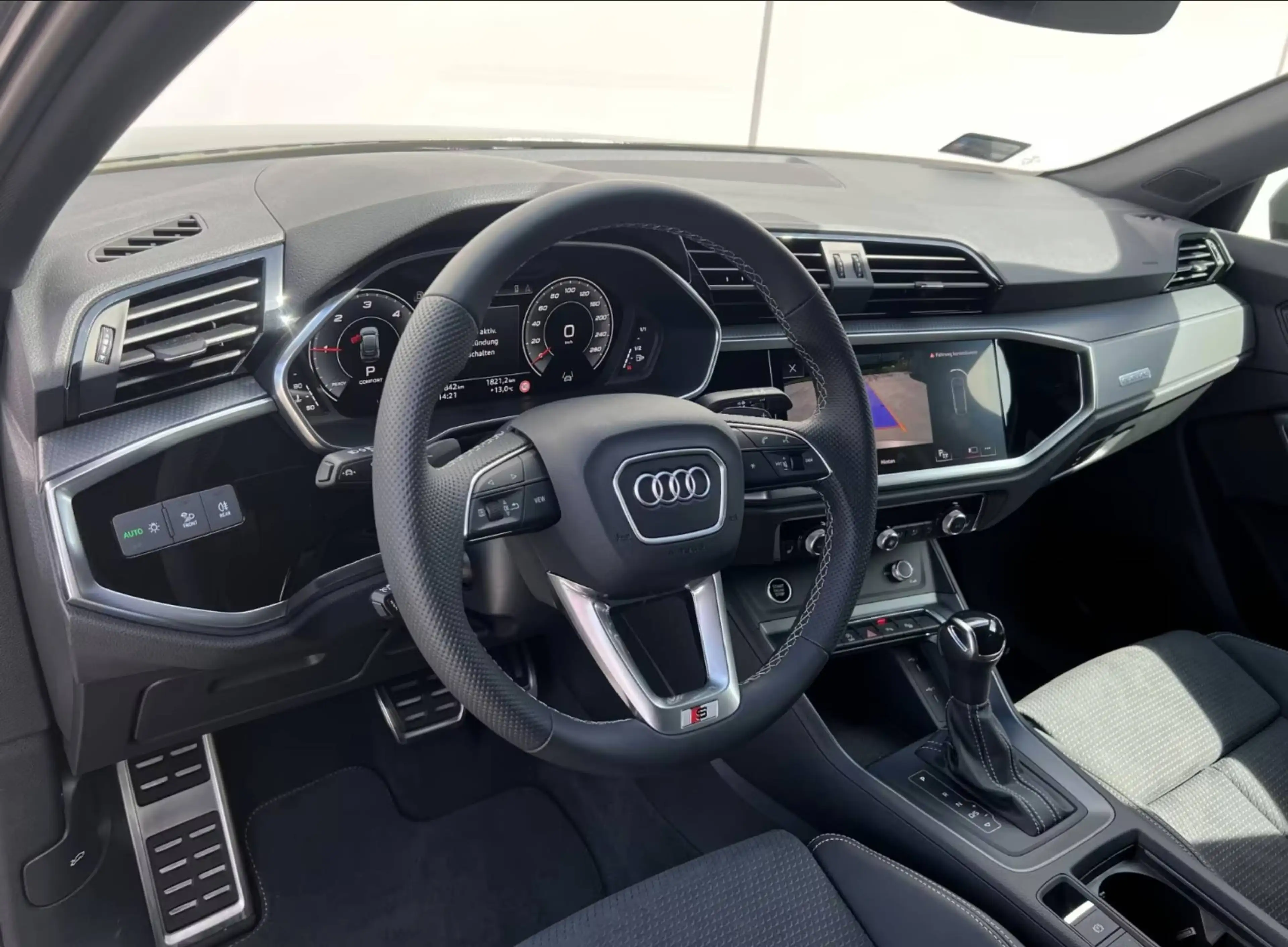 Audi Q3 40 TDI quattro S line — photo 9