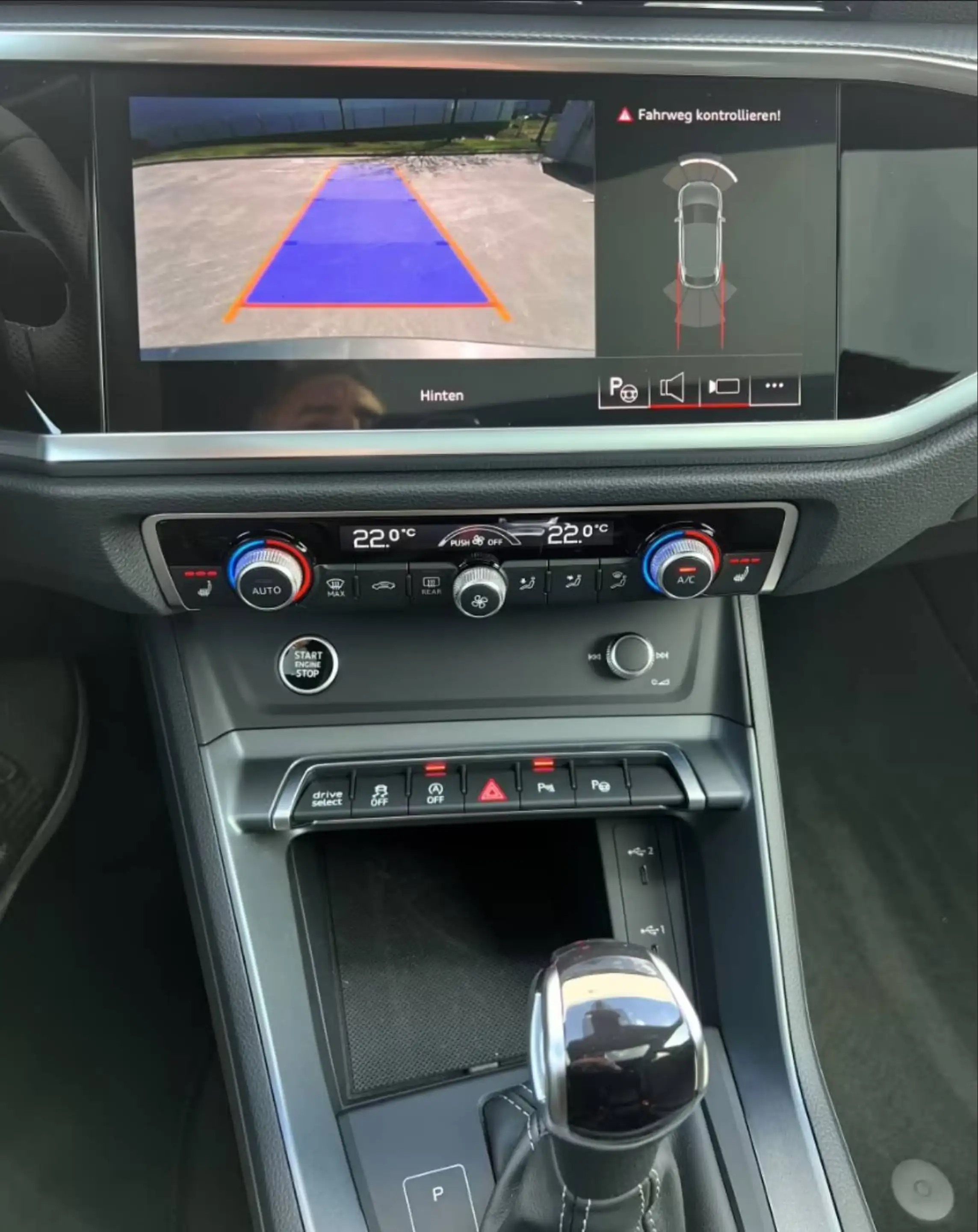 Audi Q3 40 TDI quattro S line — photo 13