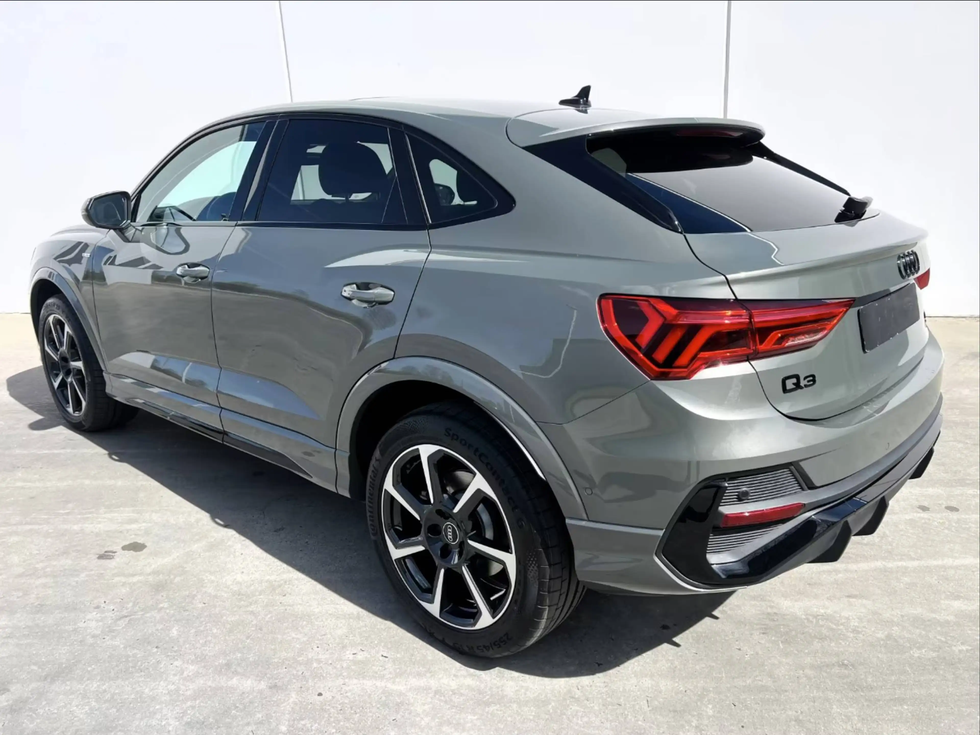 Audi Q3 40 TDI quattro S line — photo 6