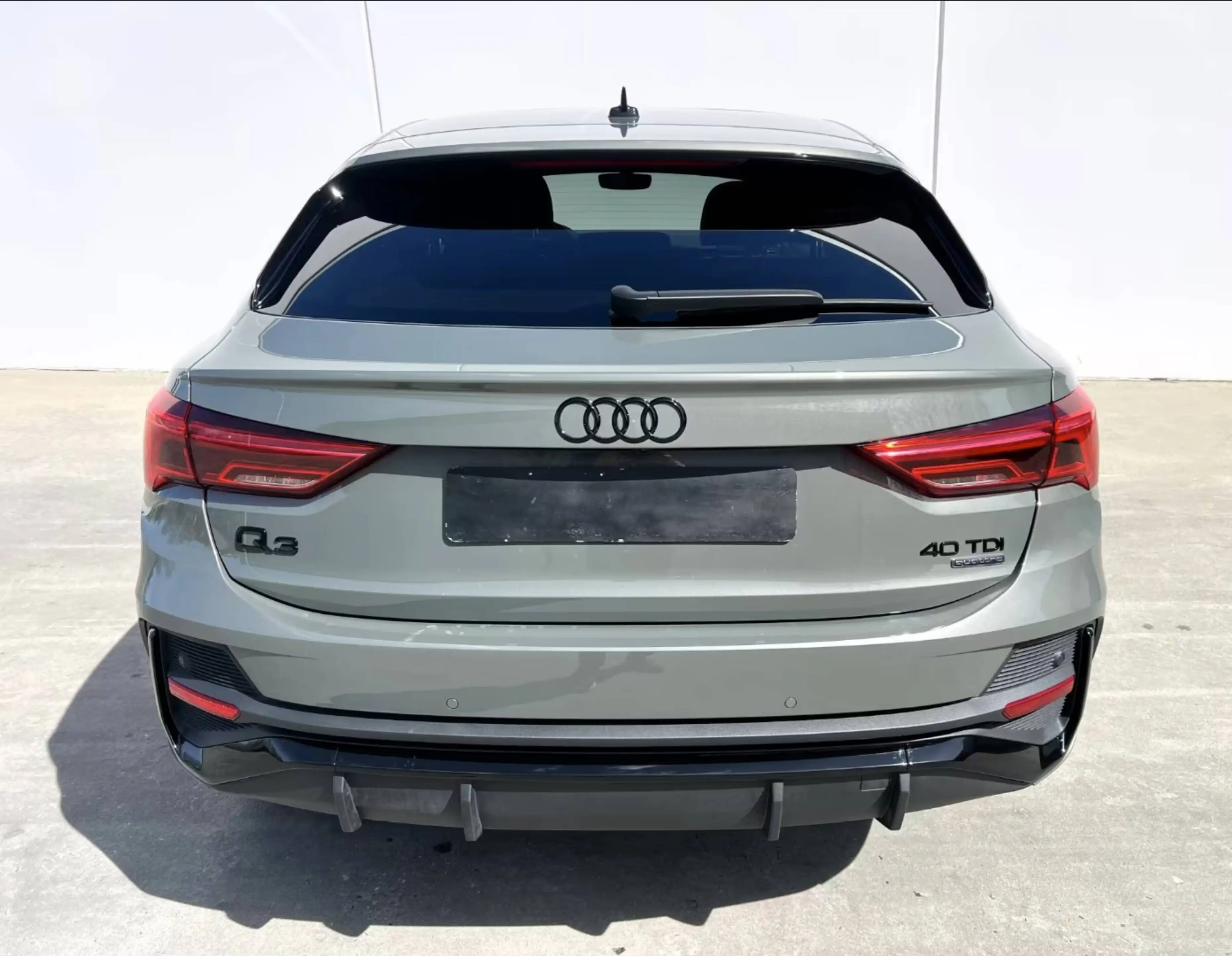 Audi Q3 40 TDI quattro S line — photo 7