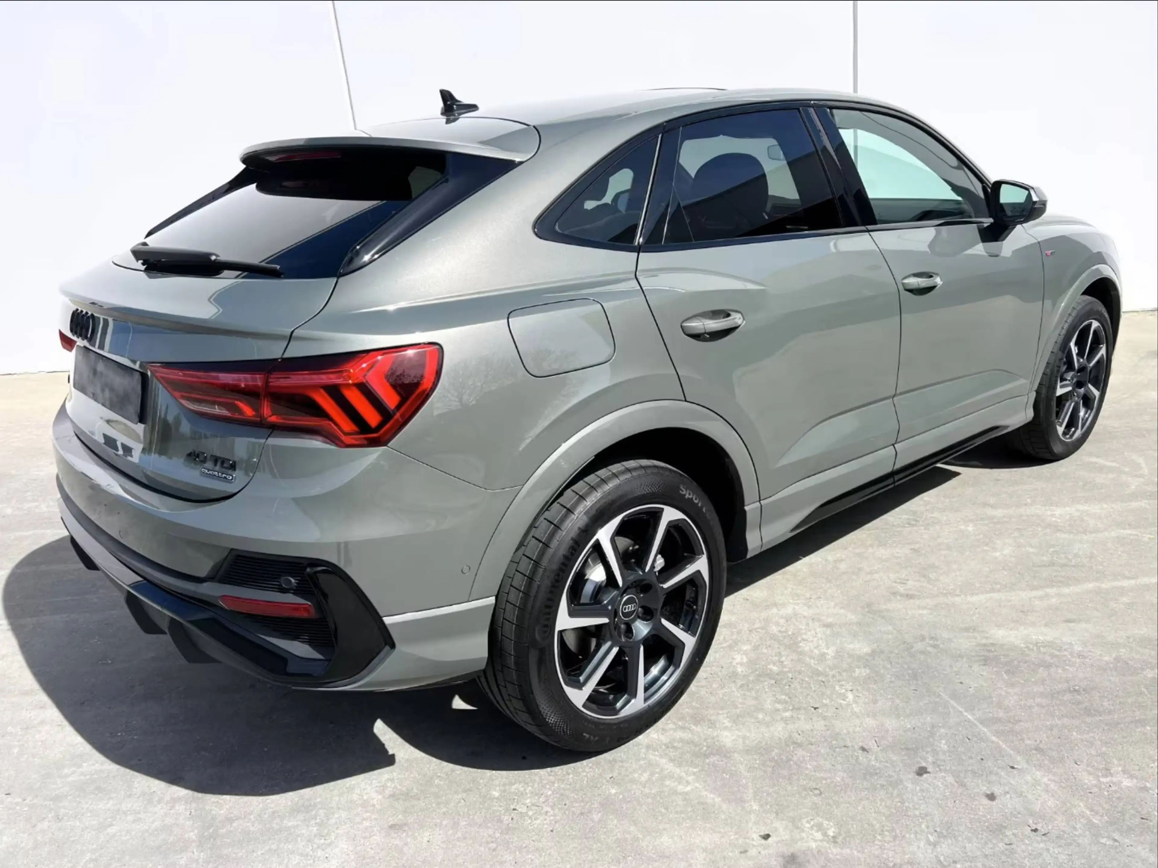 Audi Q3 40 TDI quattro S line — photo 5