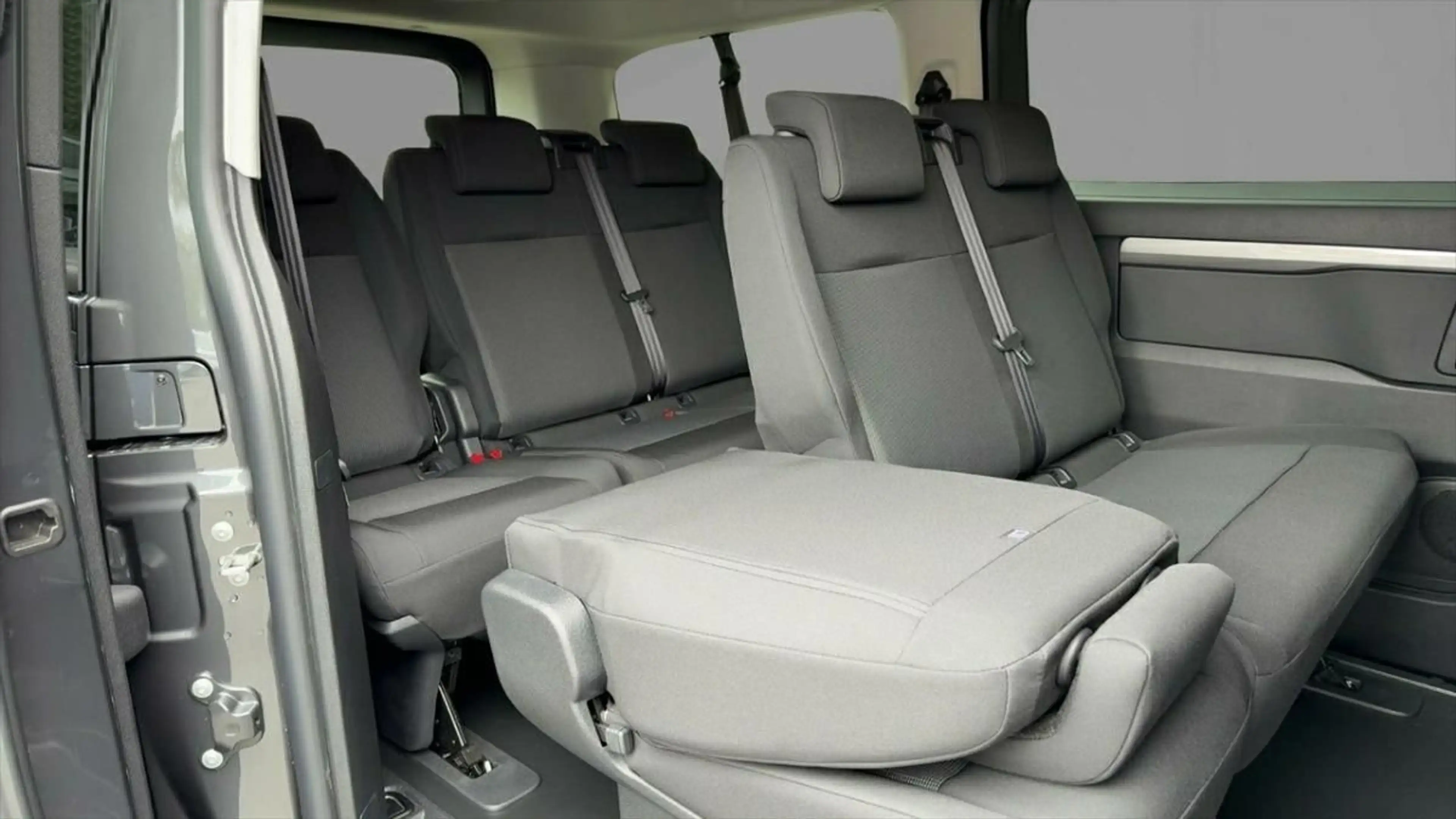 Citroen Spacetourer 2.2 BlueHDi 180 Autom Plus XL 8-Sitzer AHK KA LE — photo 8