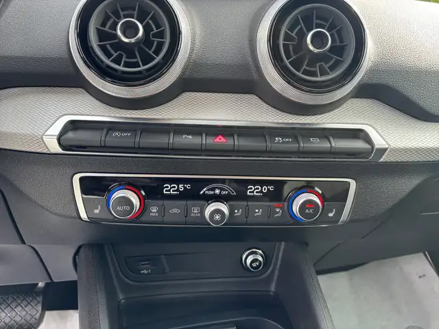 Audi Q2 view 10