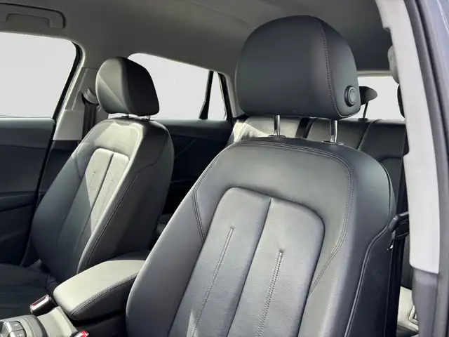 Audi Q2 view 9