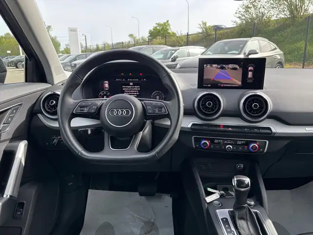 Audi Q2 view 18
