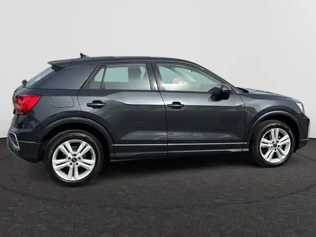 Audi Q2 view 7