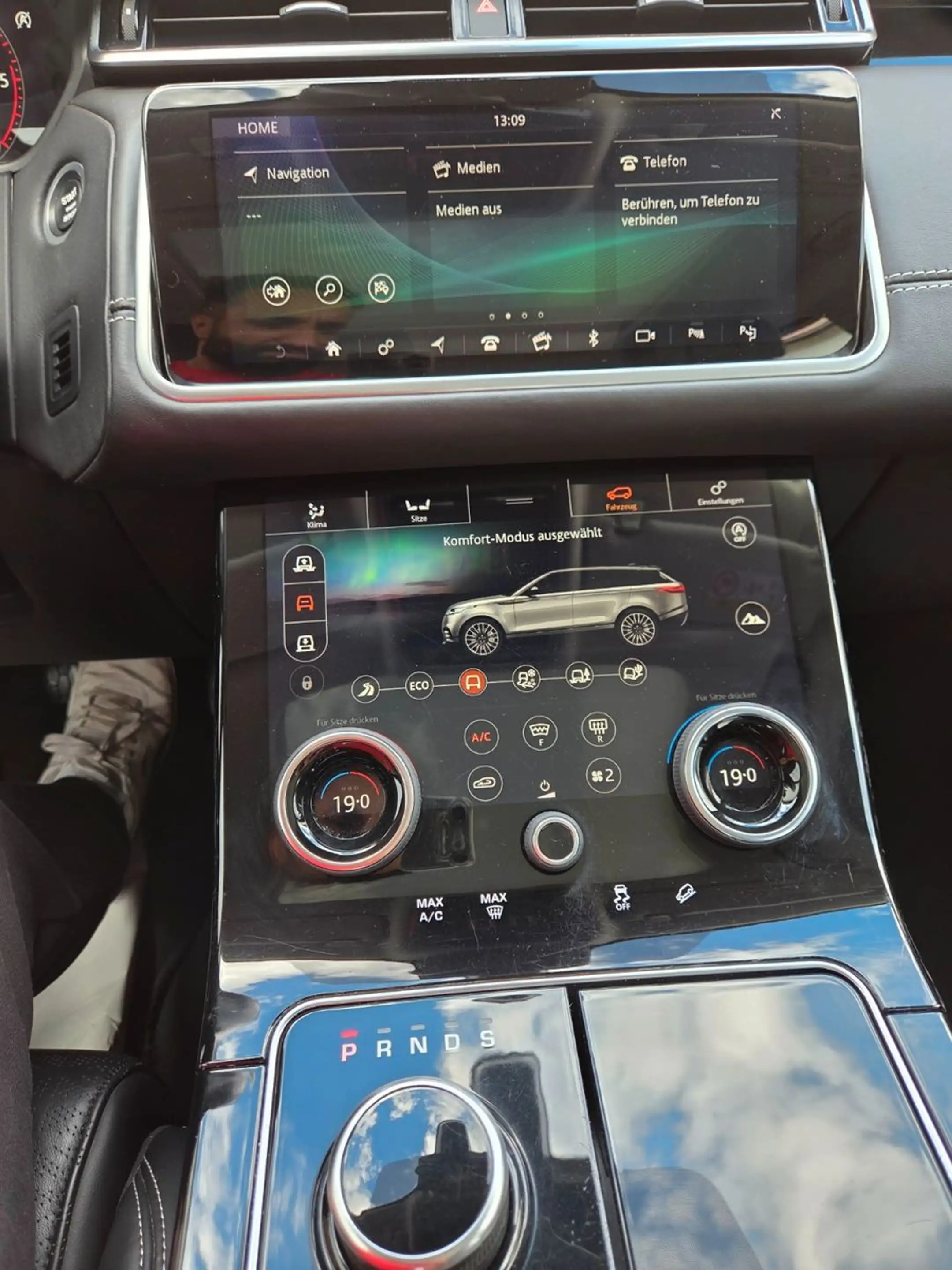 Land Rover Range Rover Velar 3.0d Pano Massage Sitzklima — photo 15
