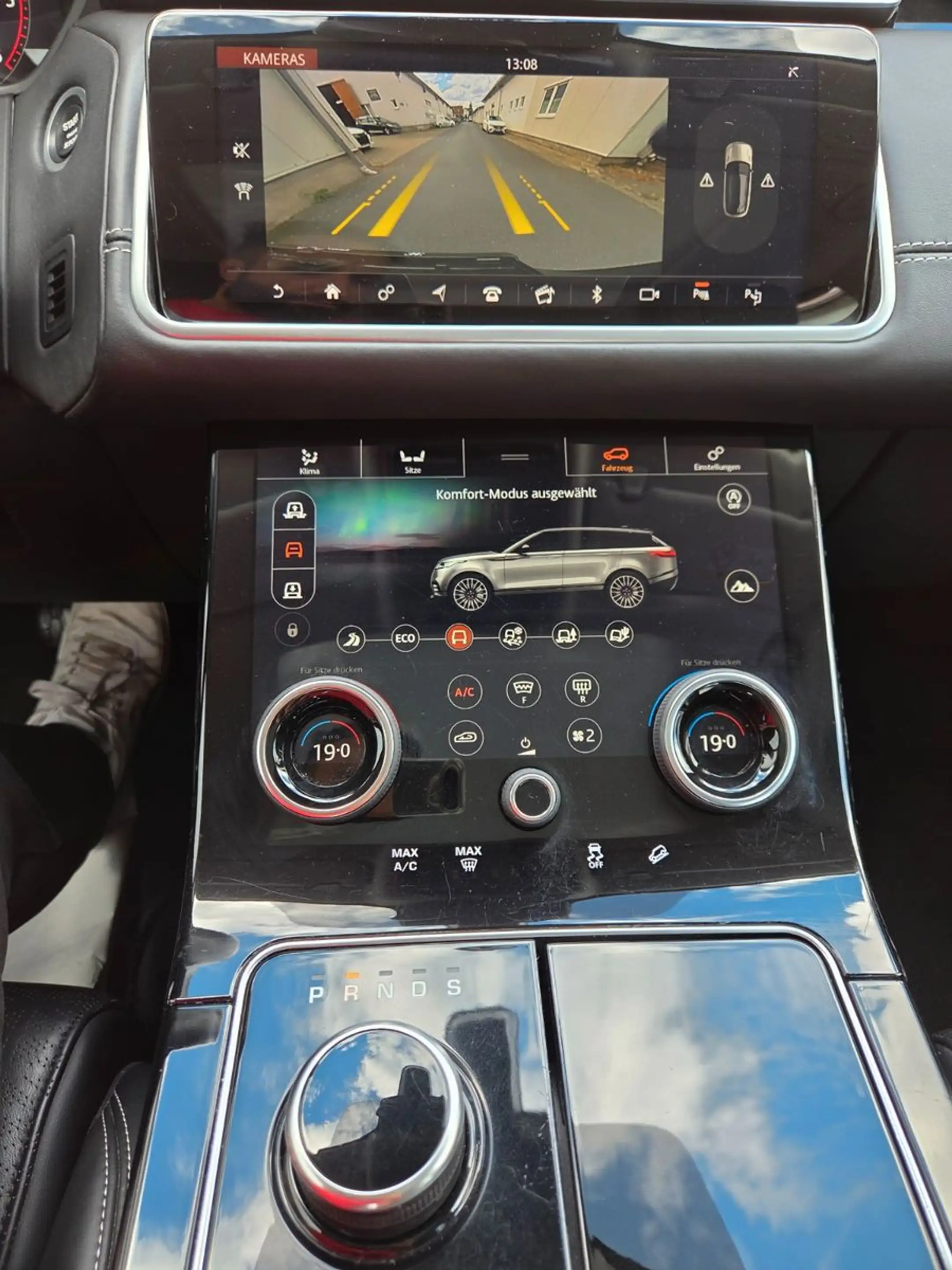Land Rover Range Rover Velar 3.0d Pano Massage Sitzklima — photo 16