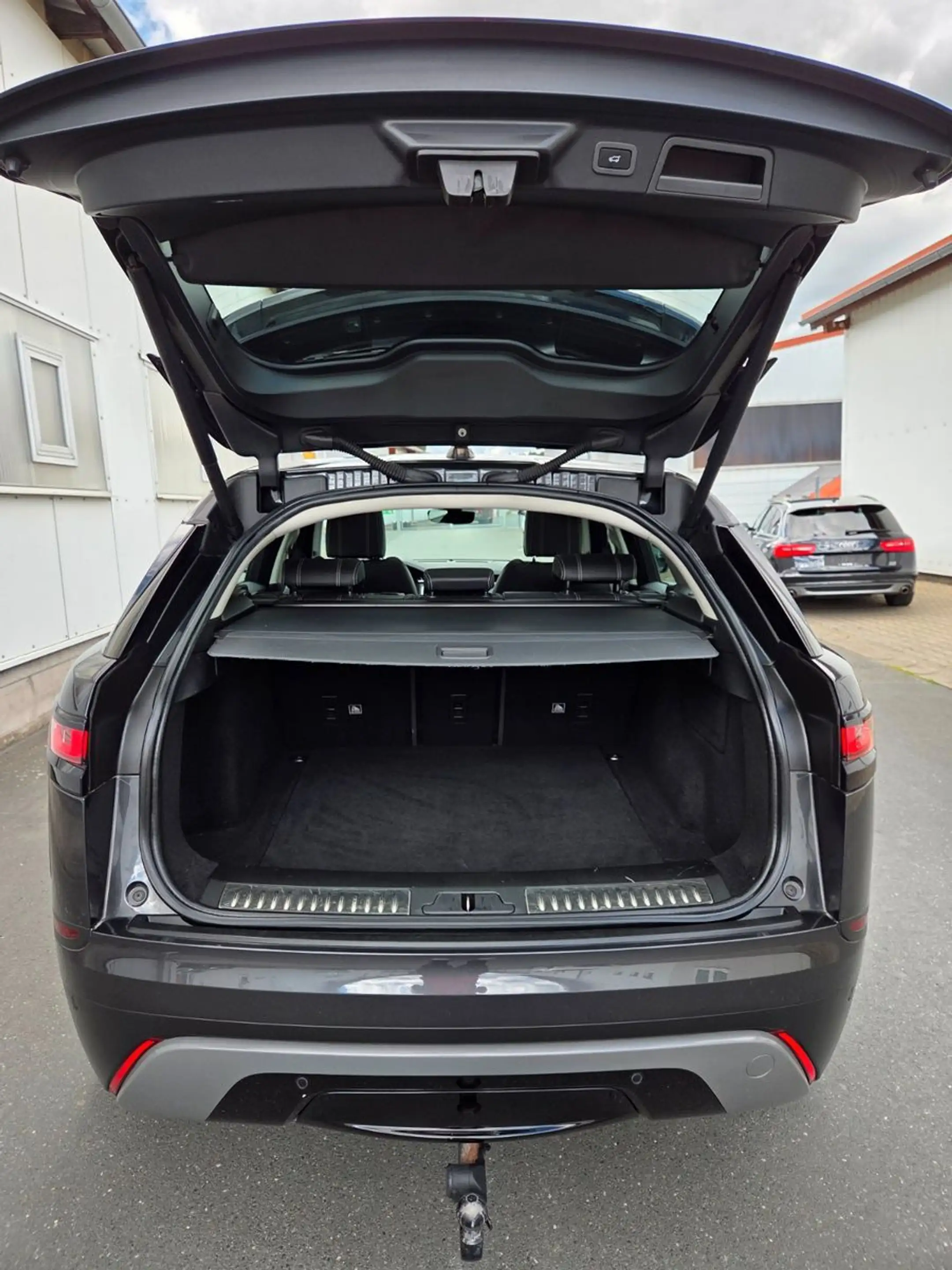 Land Rover Range Rover Velar 3.0d Pano Massage Sitzklima — photo 11