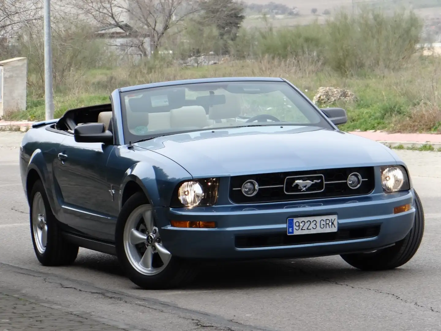 Ford Mustang Descapotable Automático de 2 Puertas Azul - 1