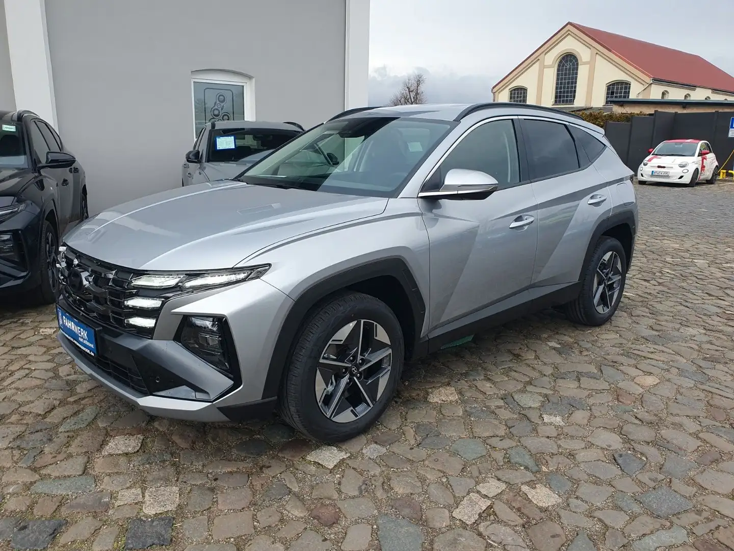 Hyundai TUCSON GO Hybrid 2WD Systemleistung 239 PS Silber - 2