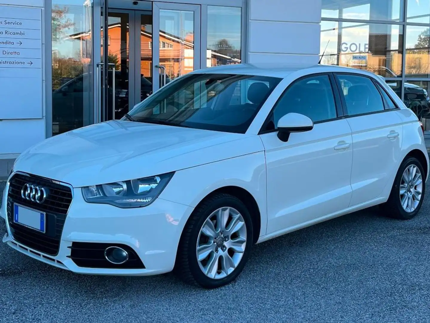 Audi A1 A1 2010 Sportback Sportback 1.6 tdi Ambition 90cv Bianco - 1
