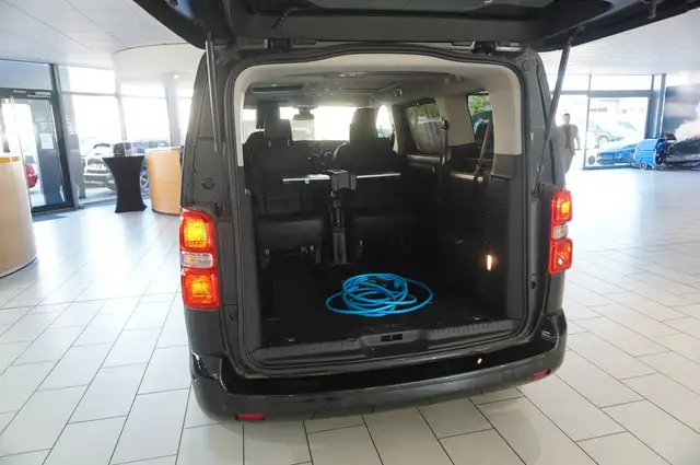Opel Zafira Life view 12