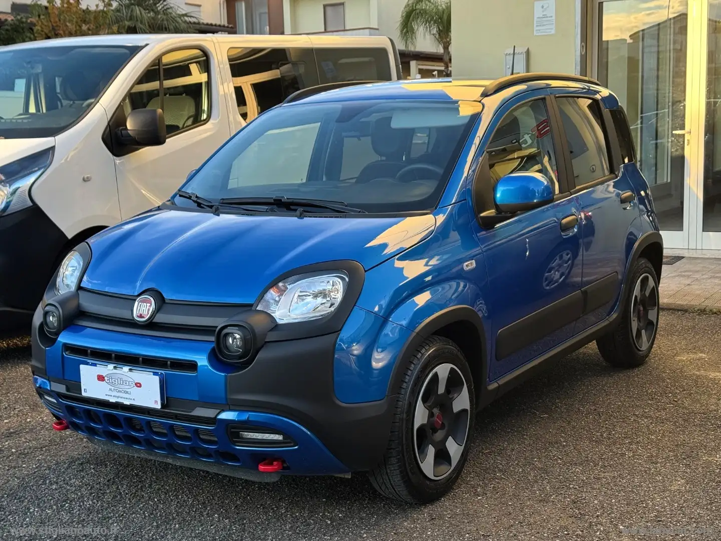 Fiat Panda Cross 1.0 FireFly S&S Hybrid Blau - 2