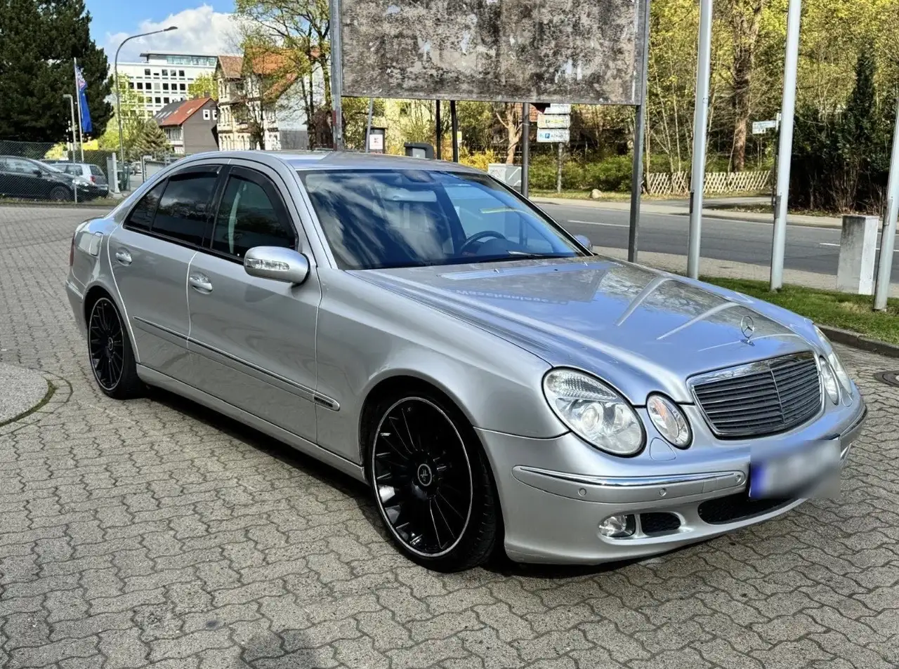 Mercedes-Benz E 320