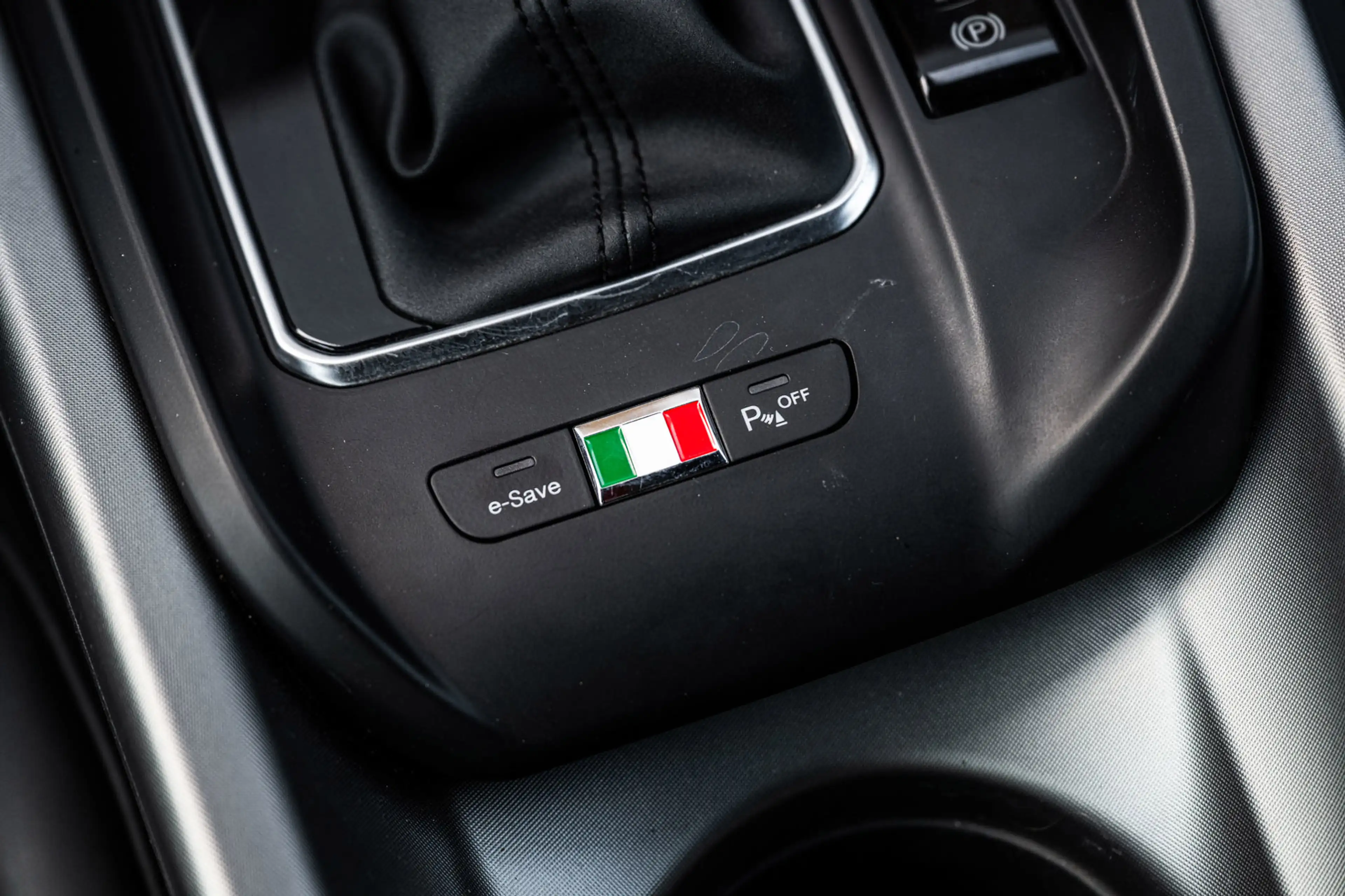 Alfa Romeo Tonale 1.3T PHEV Edizione Speciale — photo 12