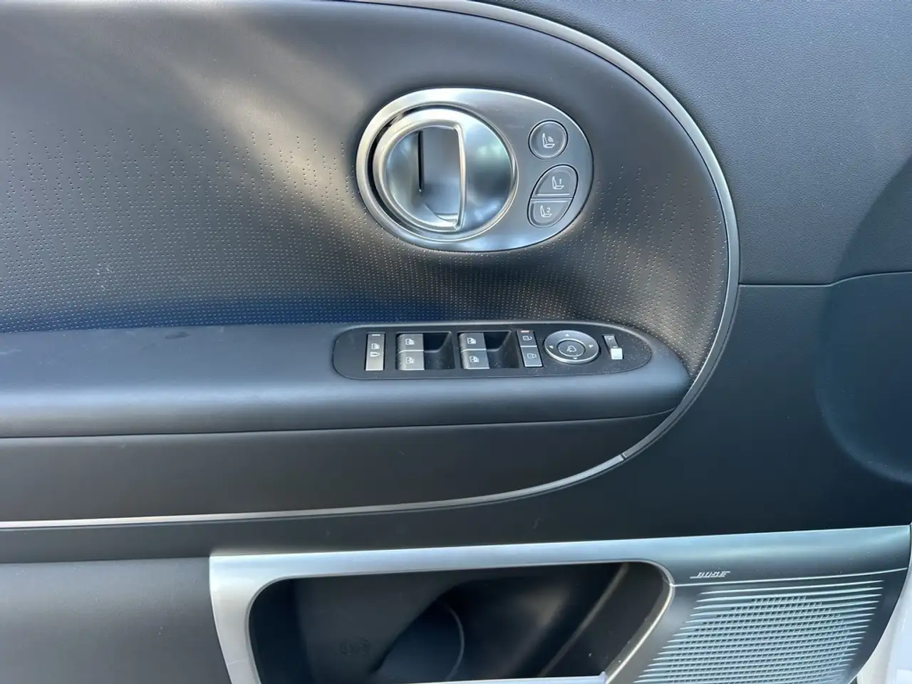 Hyundai IONIQ 9 снимка Hyundai IONIQ 9