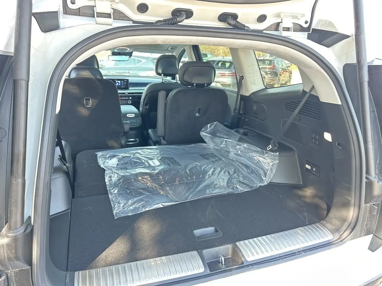 Hyundai IONIQ 9 снимка Hyundai IONIQ 9